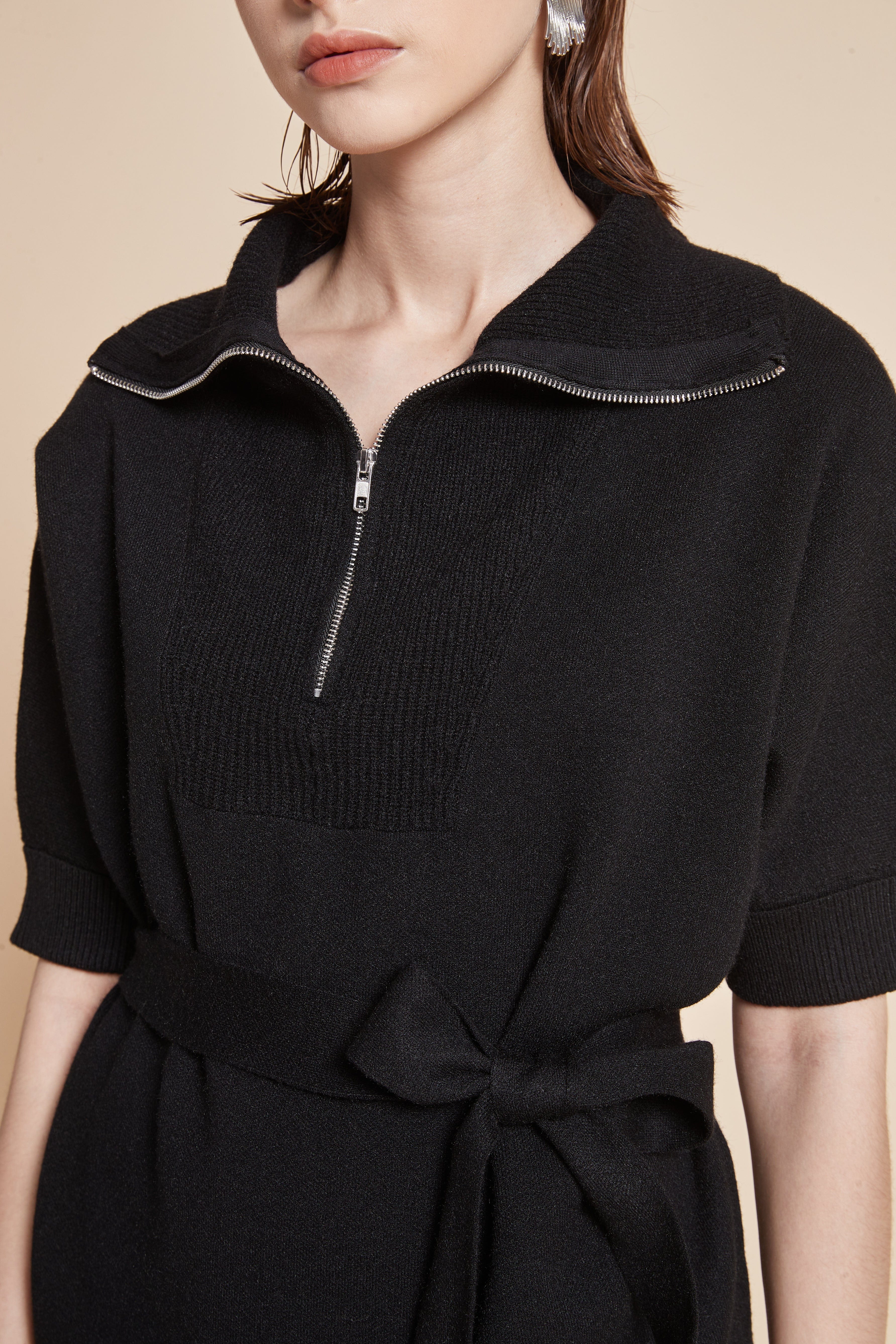 Long blouse with half sleeves, a high neck, and a zipper - Image 6