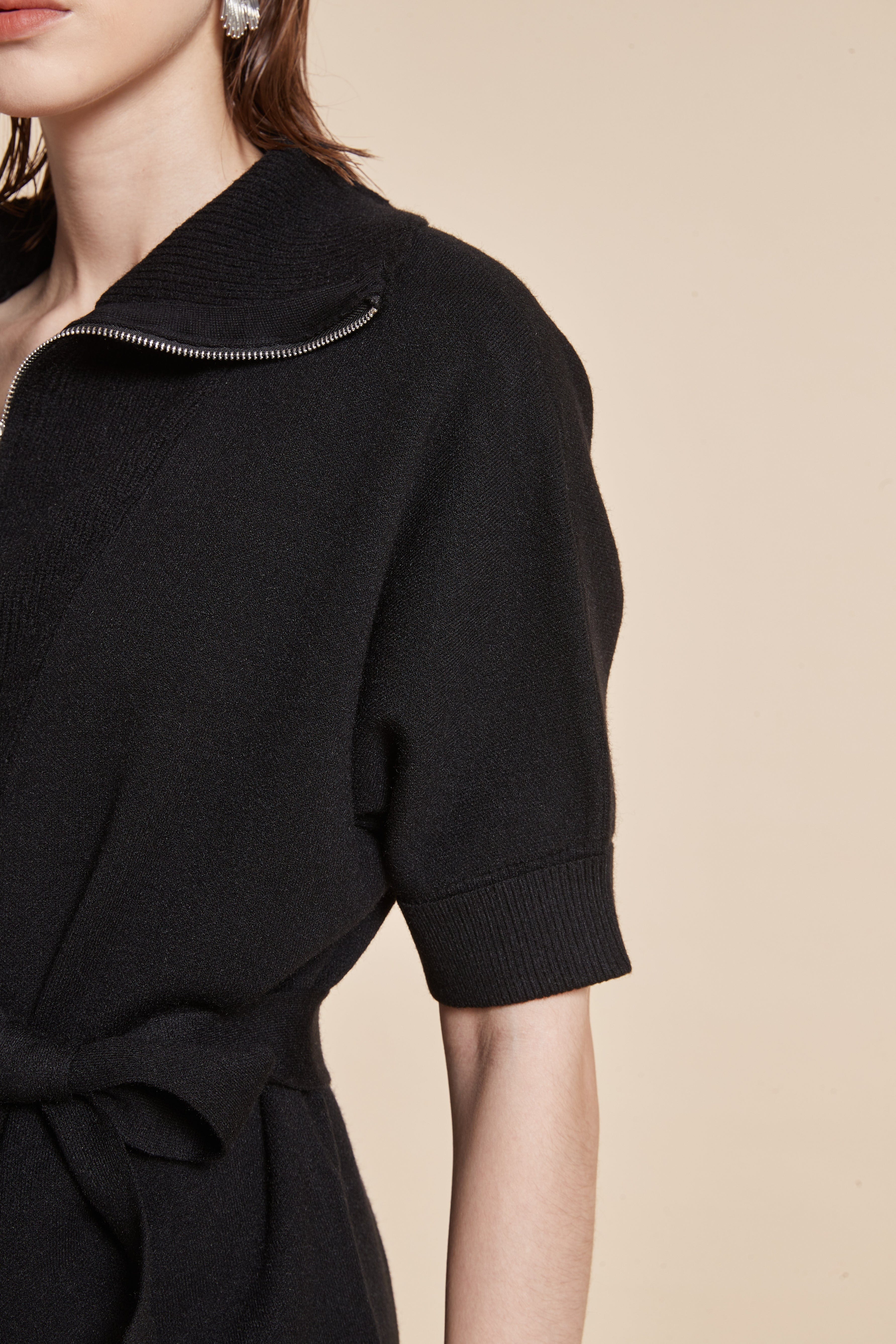Long blouse with half sleeves, a high neck, and a zipper - Image 7