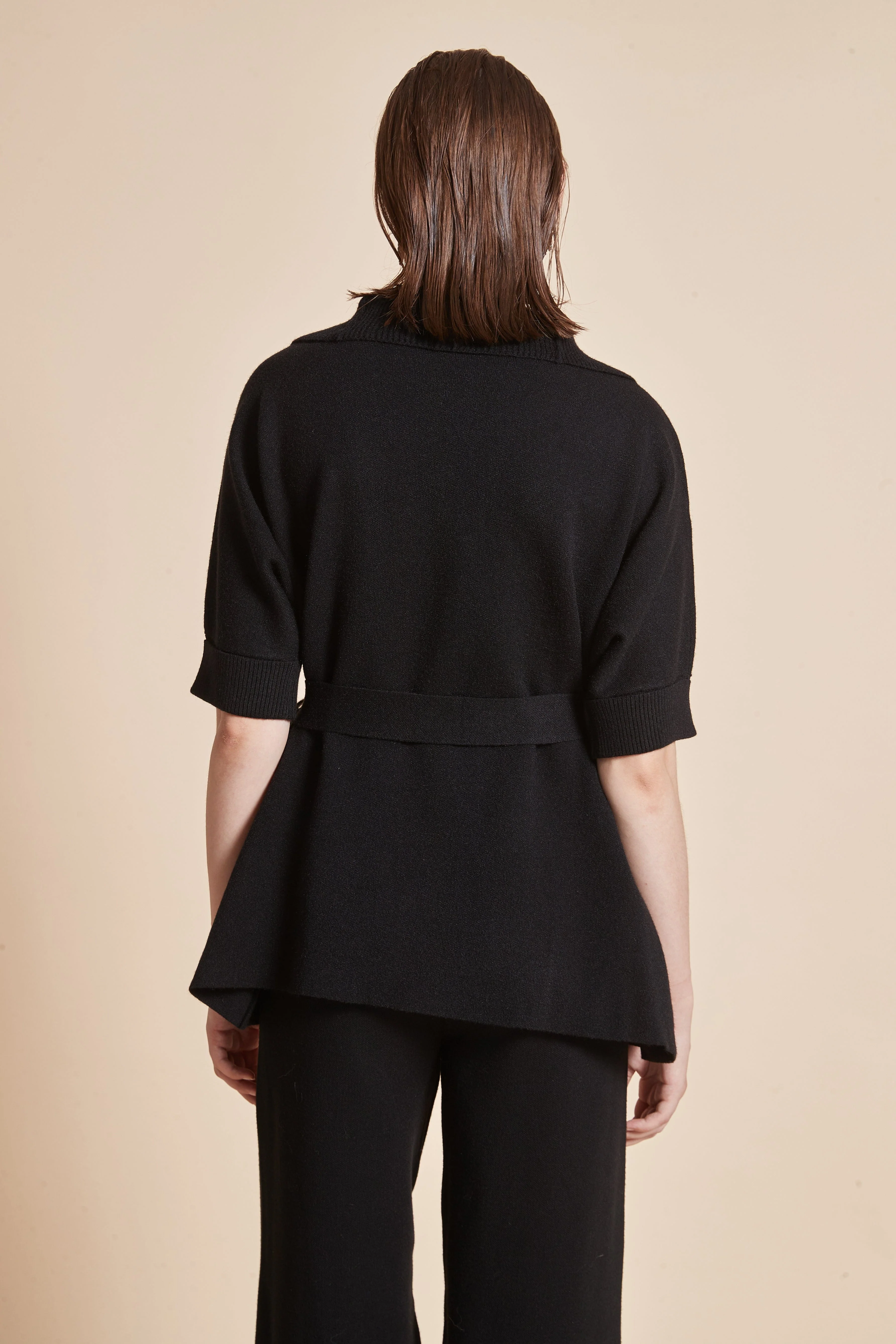 Long blouse with half sleeves, a high neck, and a zipper - Image 8