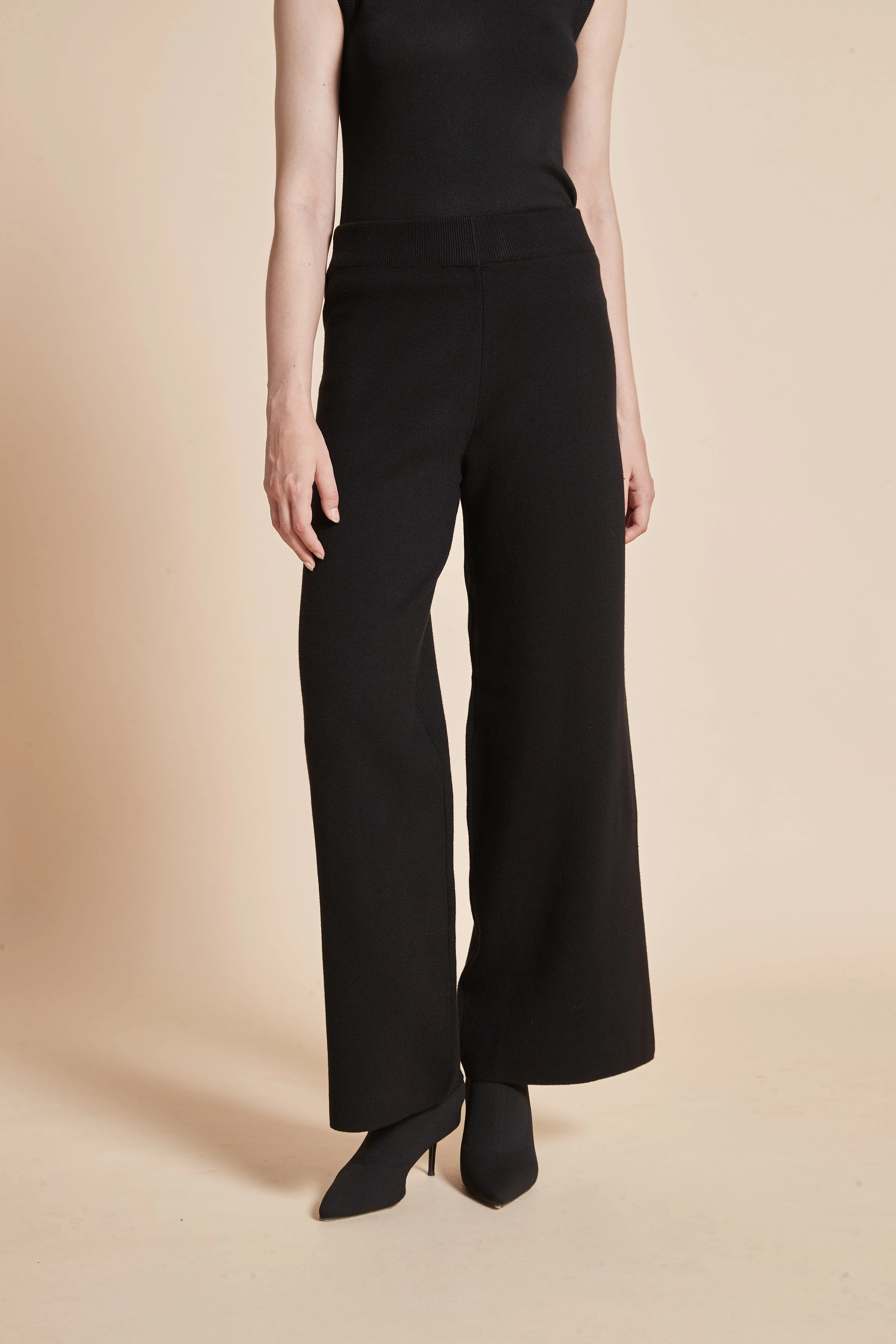 Long Plain Pants with Wide Legs
