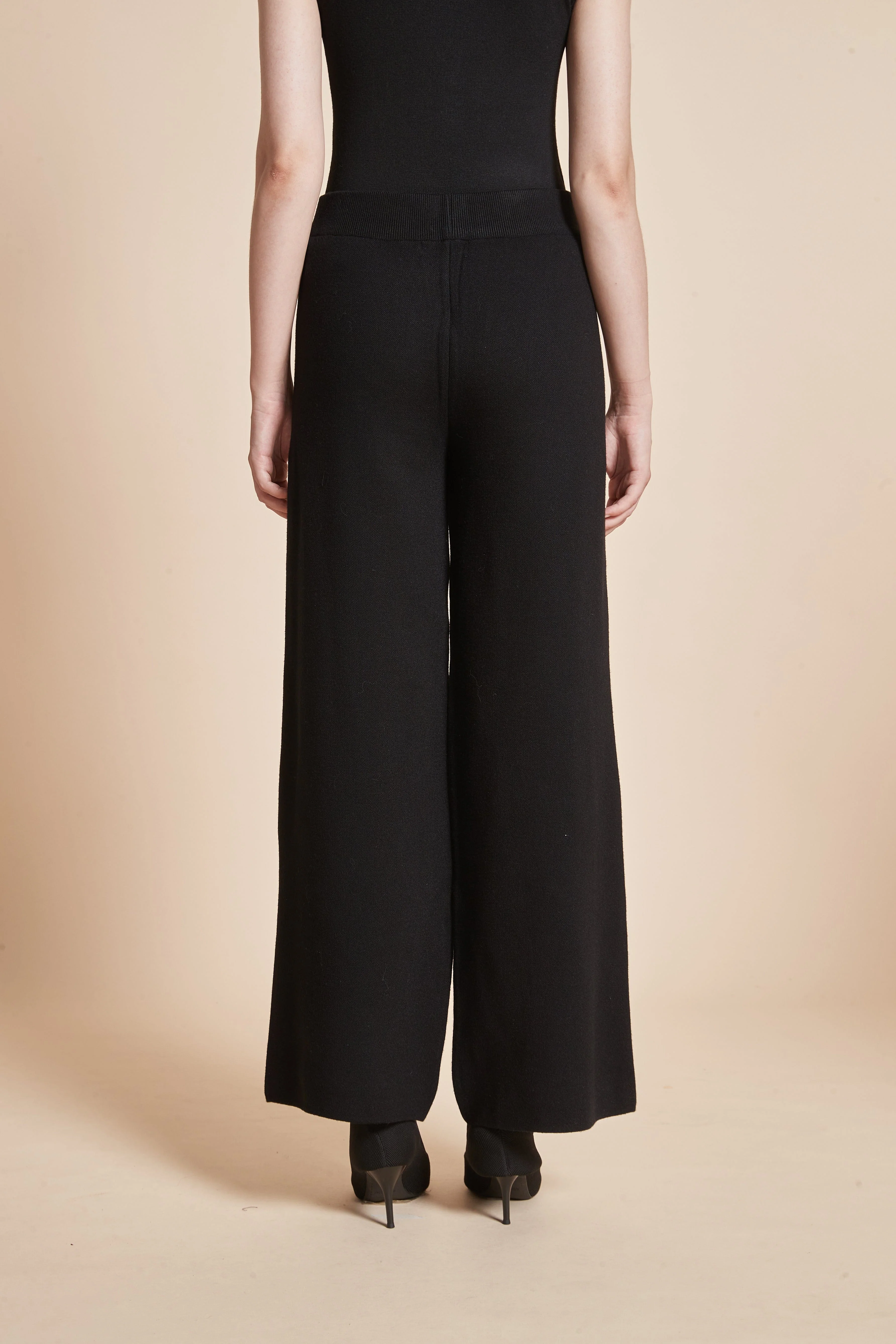 Long Plain Pants with Wide Legs - Image 5