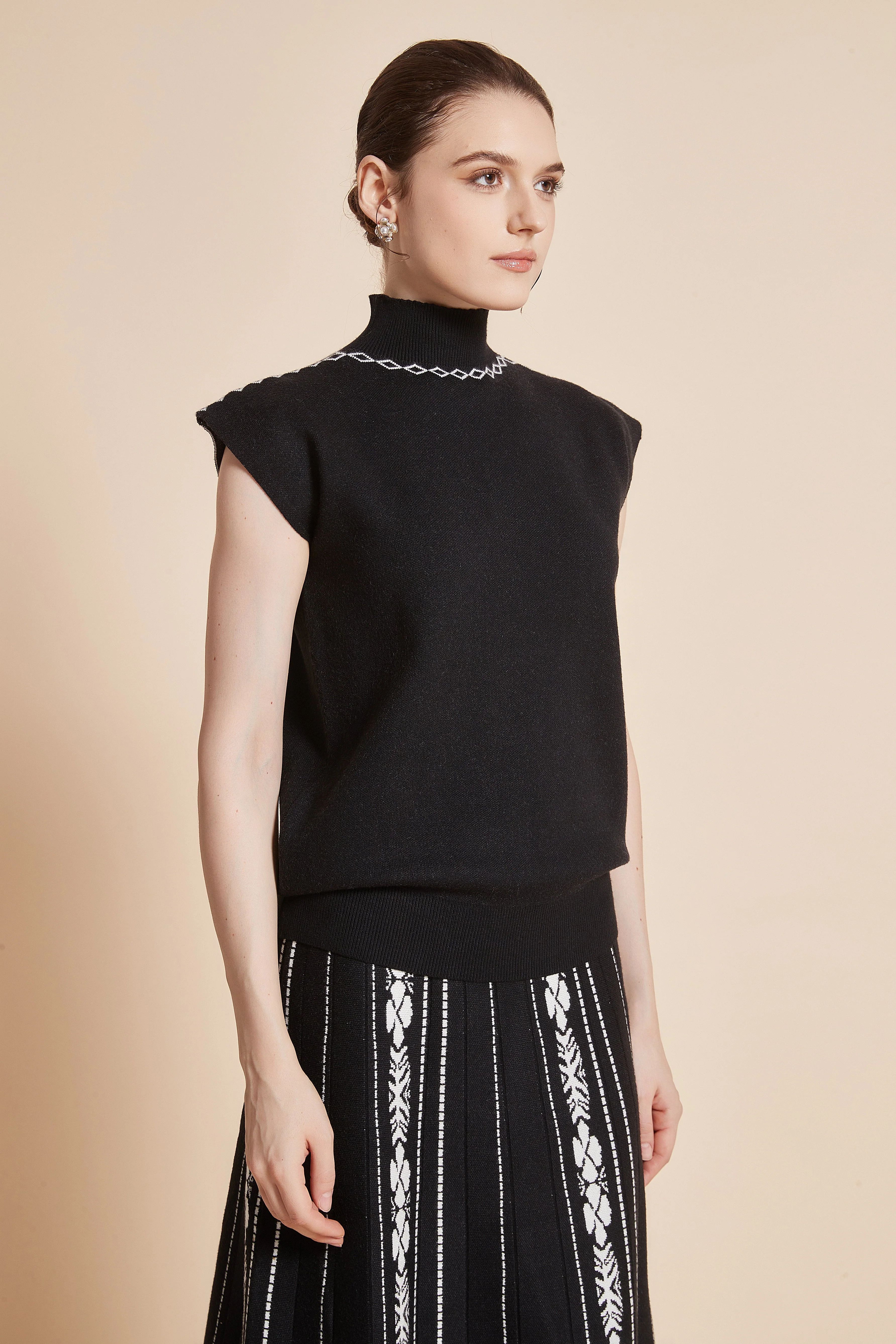 Sleeveless High-Neck Blouse - Image 4