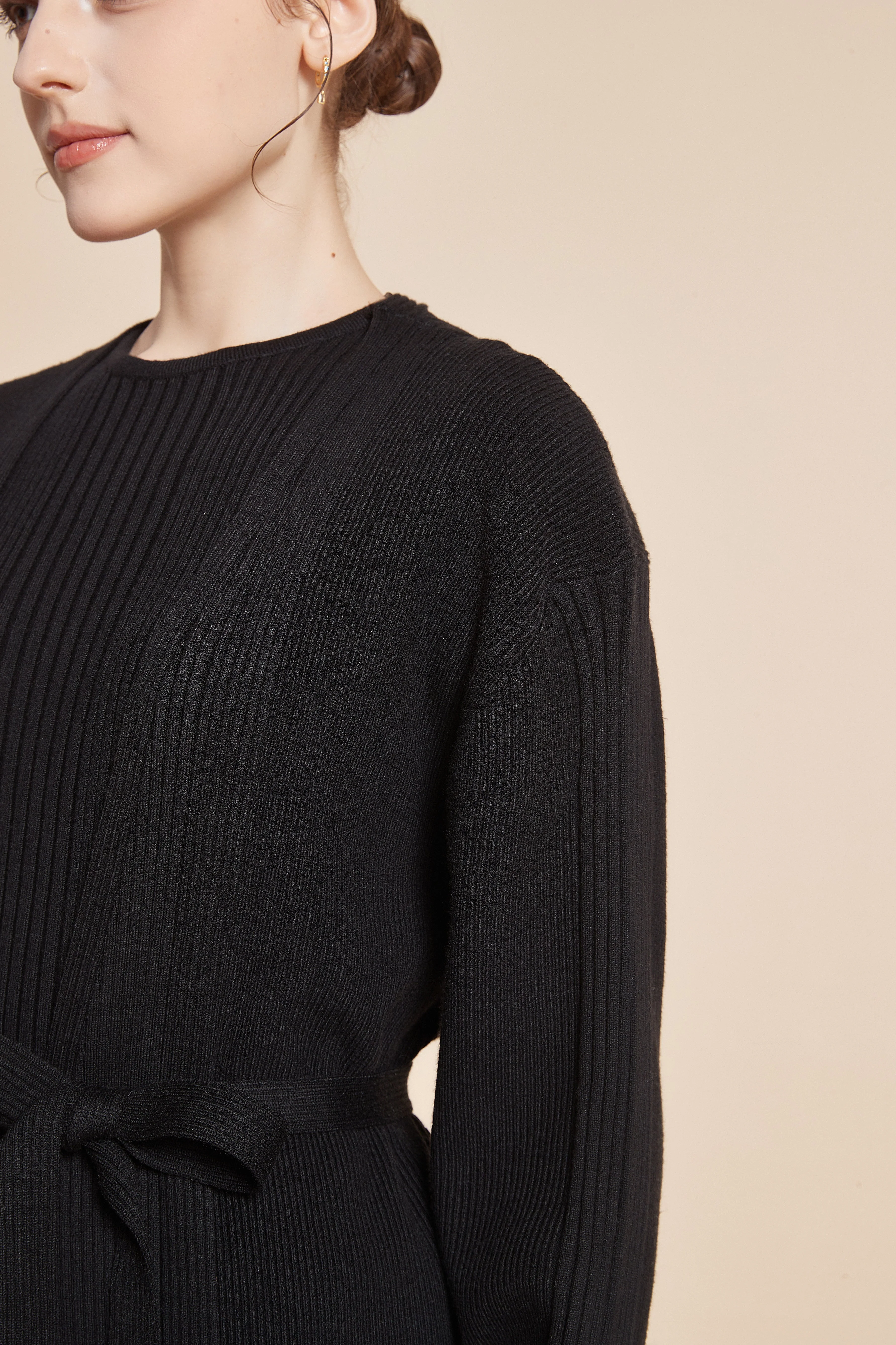Solid Blouse With Half Sleeves And A Round Neckline - Image 6