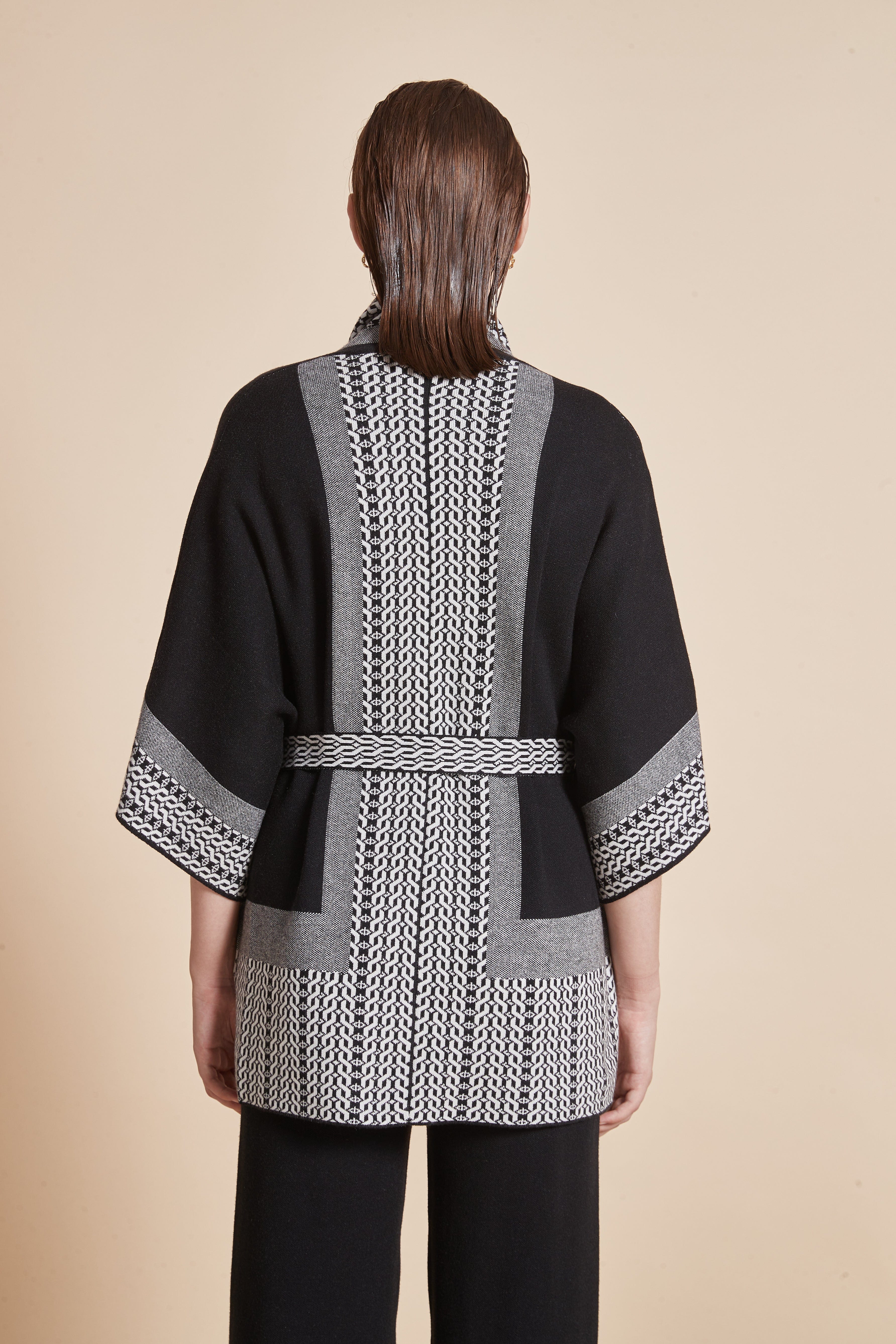 Long Polka-Dot Cardigan With 3/4 Sleeves And A Waist Belt - Image 8