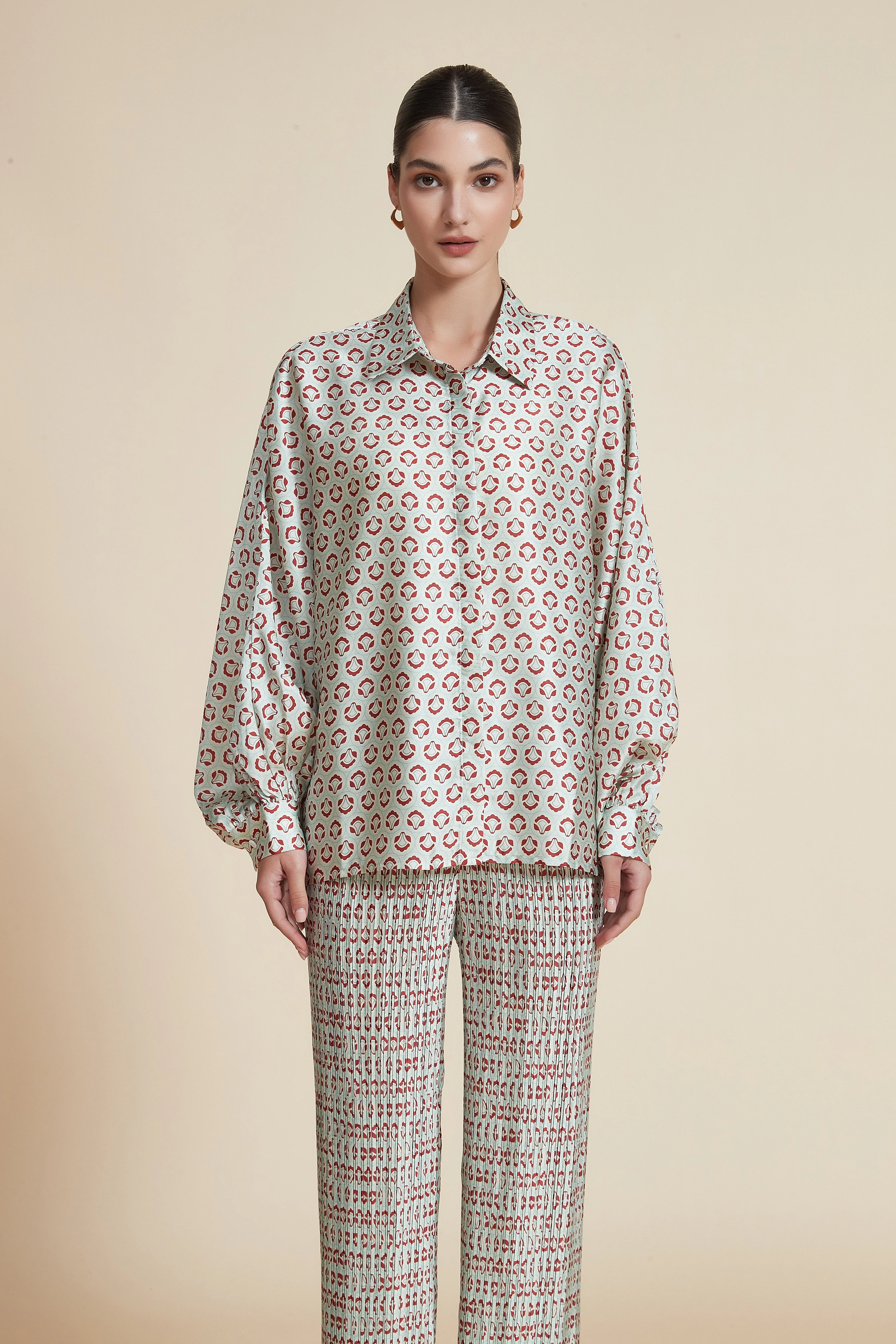 Loose-Fit Long Sleeve Printed Blouse with Shirt Collar - Image 2