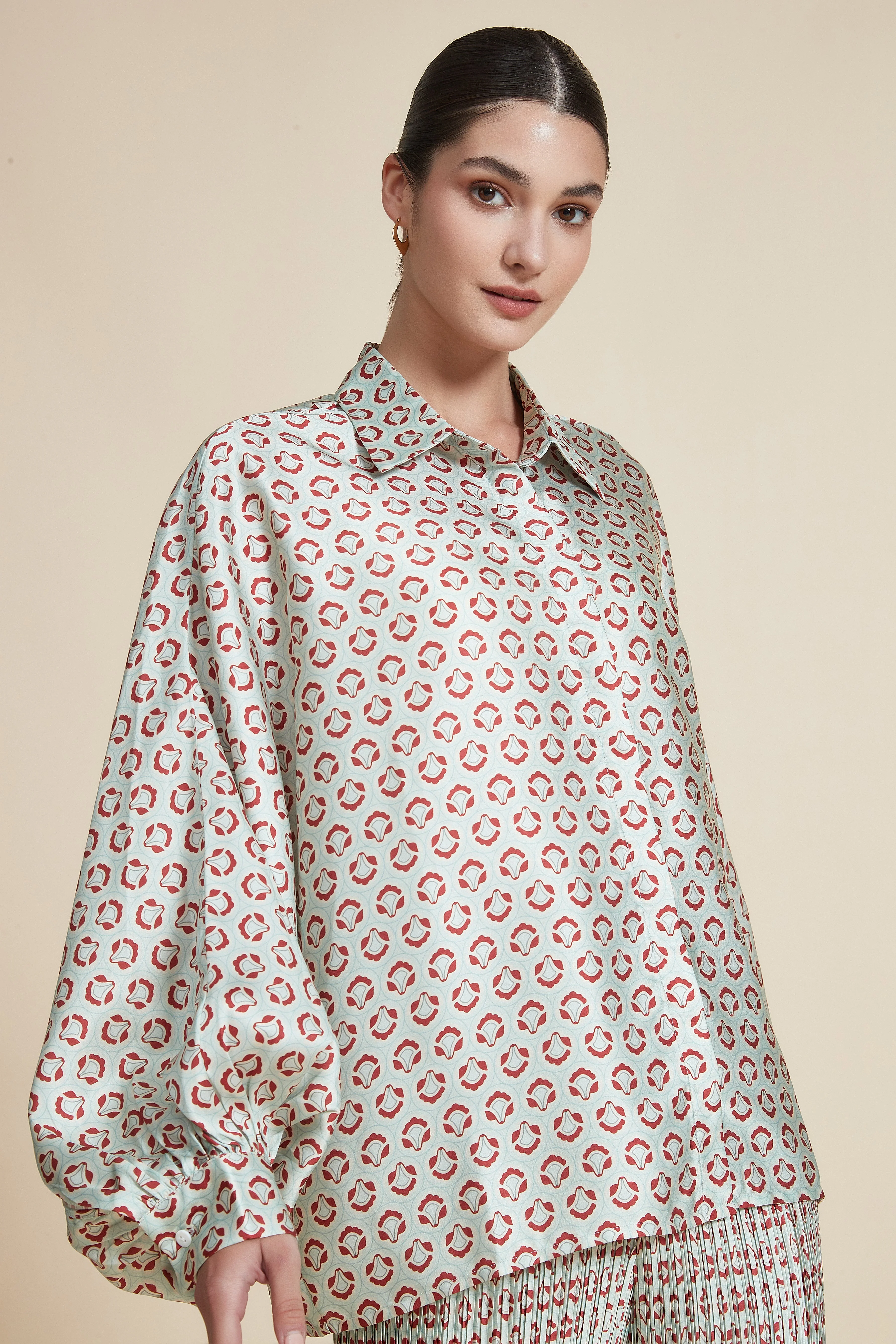 Loose-Fit Long Sleeve Printed Blouse with Shirt Collar - Image 5