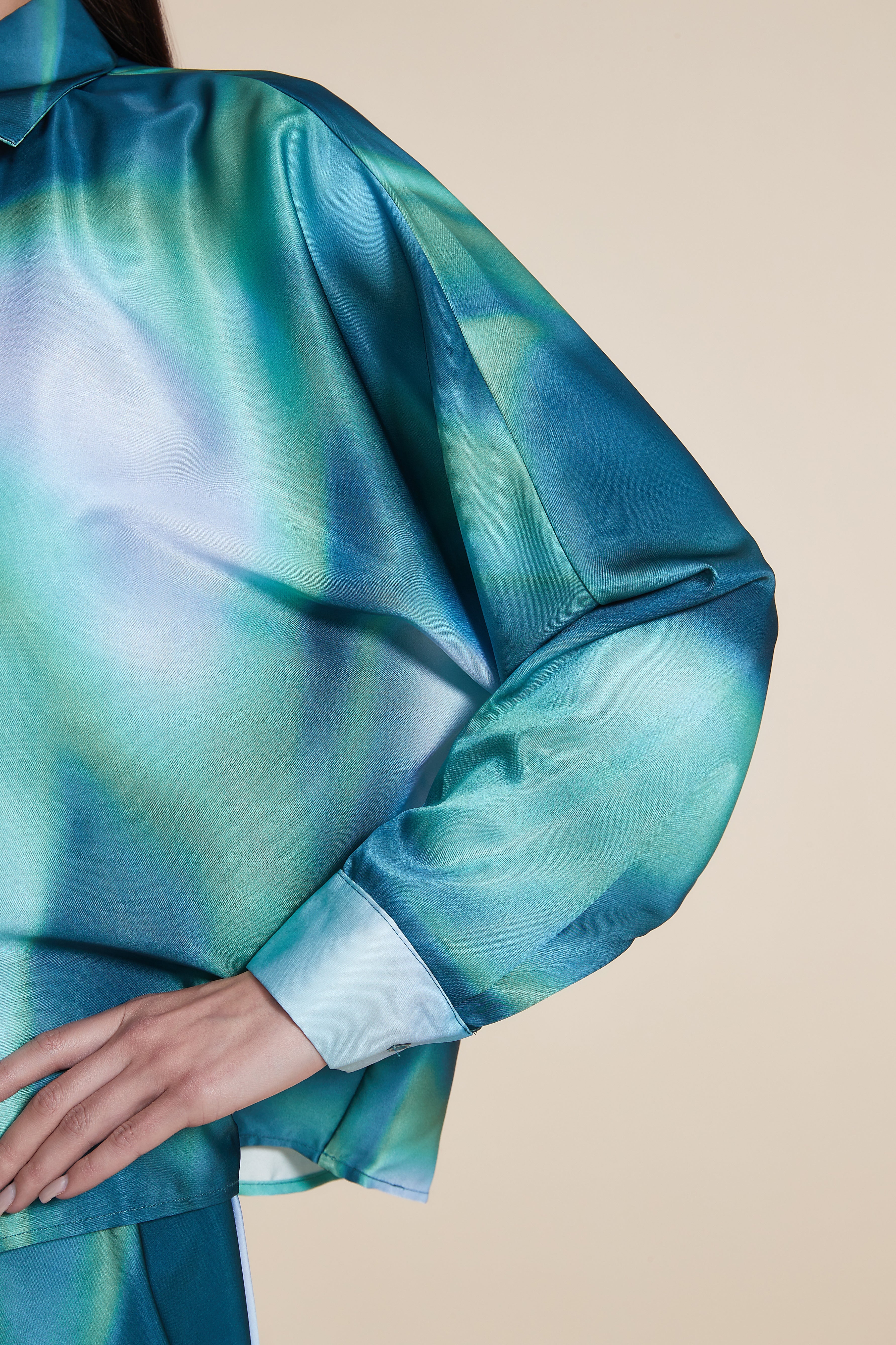Multicolor Waist-Length Blouse with Shirt Collar and Long Sleeves - Image 3
