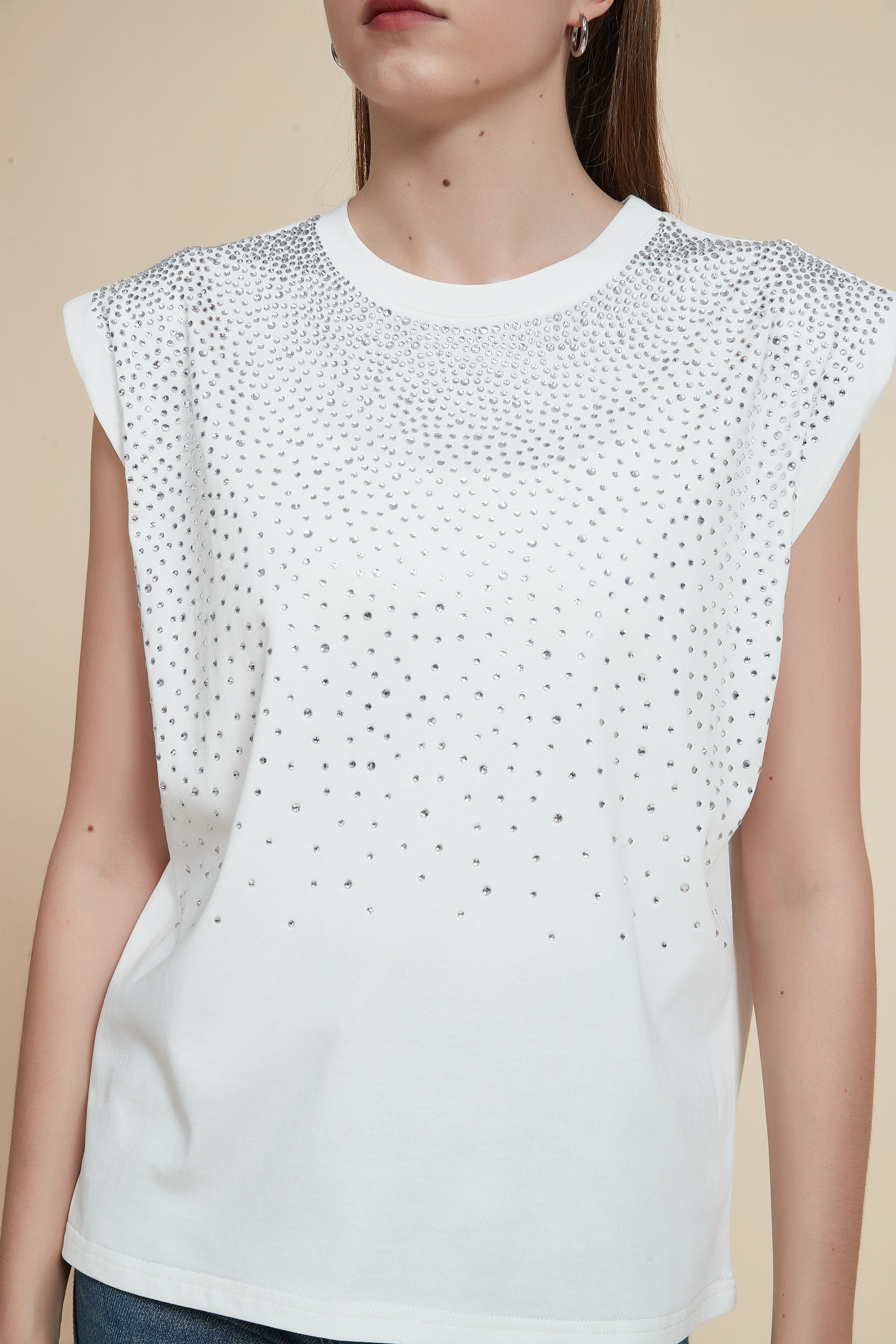 Sleeveless Polka Dot Blouse with Round Neck - Image 19