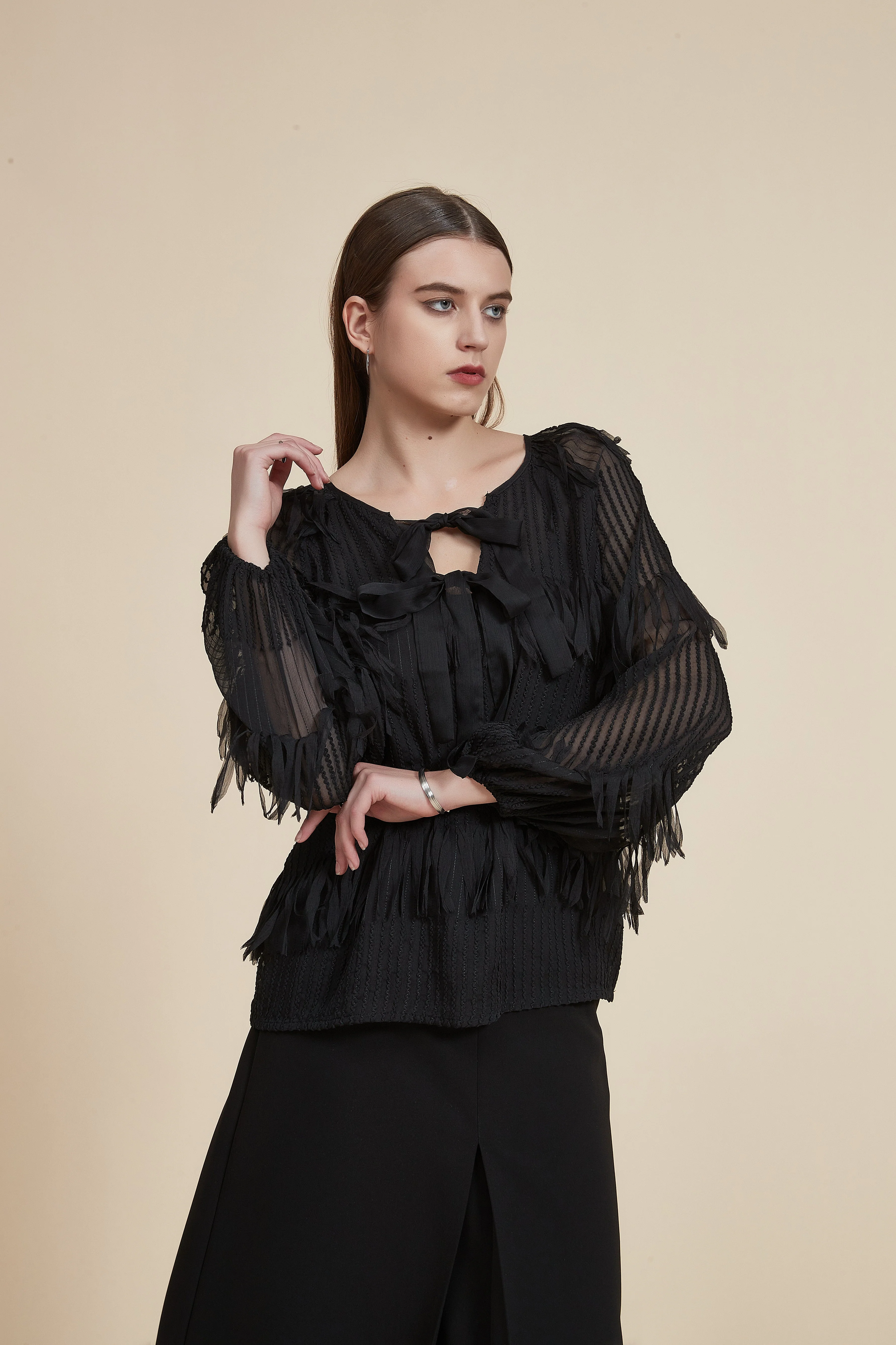 Loose-Fit Long Sleeve Top with Round Neck