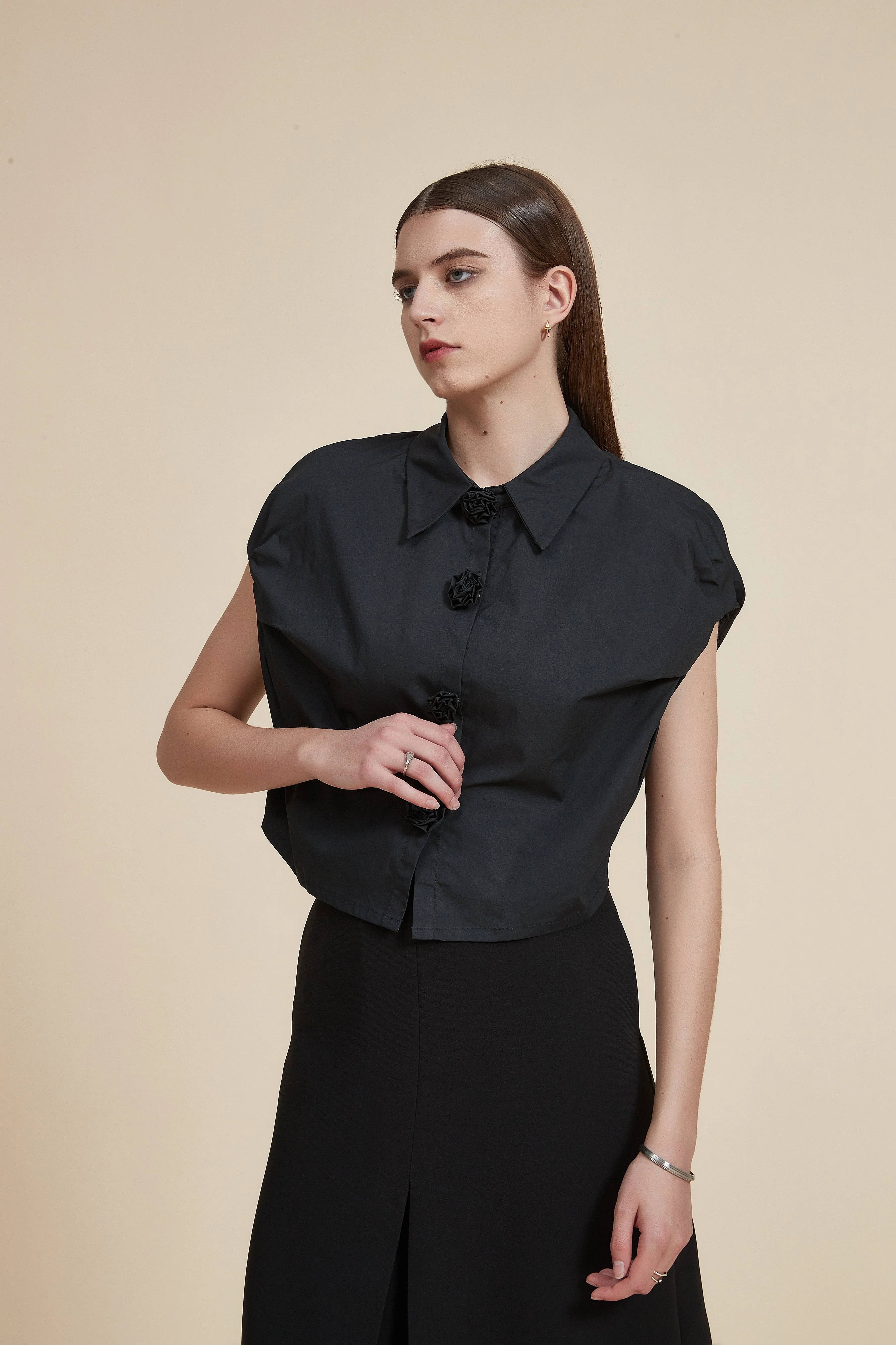 Plain Collar Sleeveless Blouse