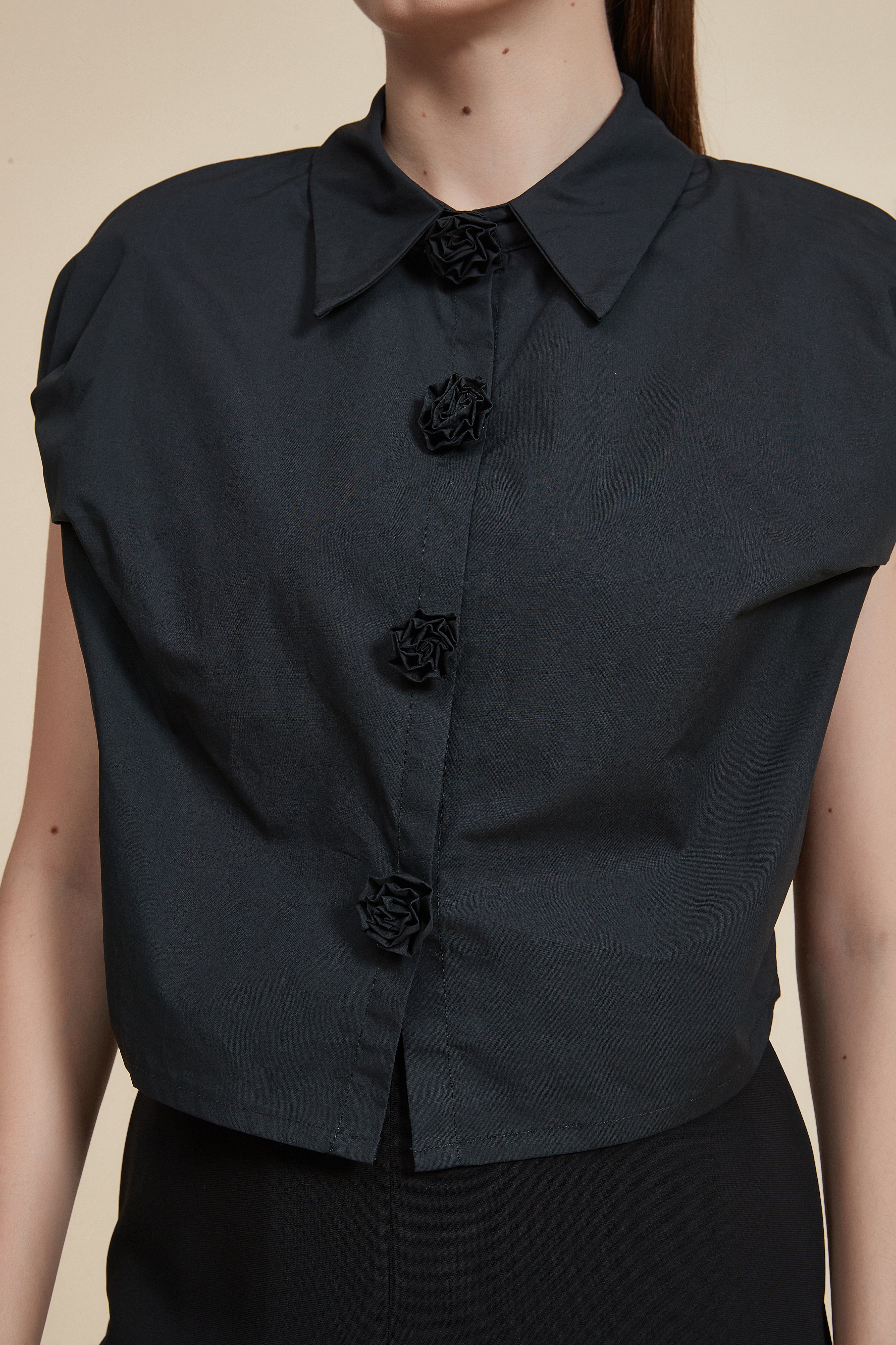 Plain Collar Sleeveless Blouse - Image 6