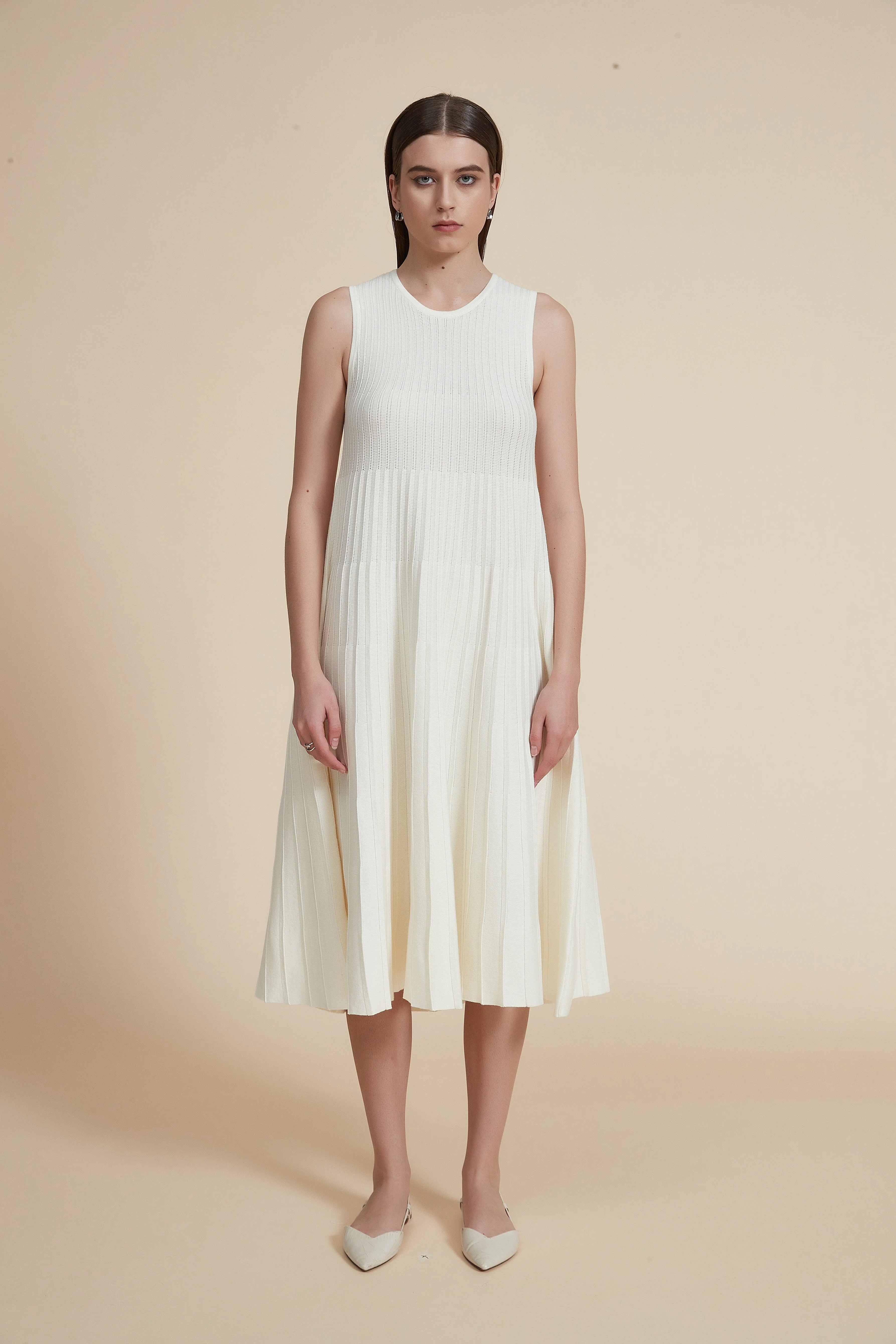 Knee-Length Sleeveless Pleated Dress - Image 2