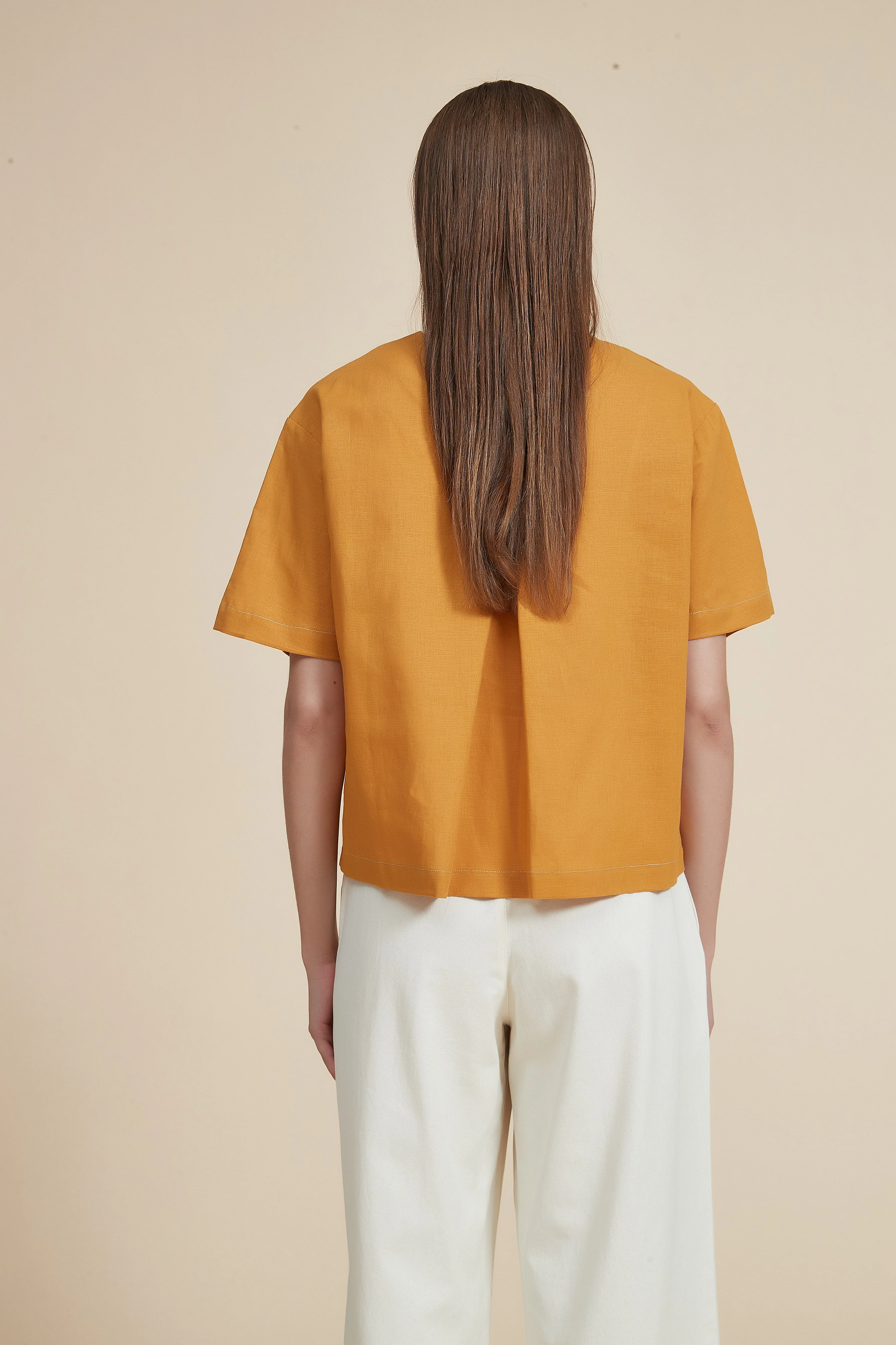 Cropped Solid Color Sleeveless Top with Round Neck - Image 6