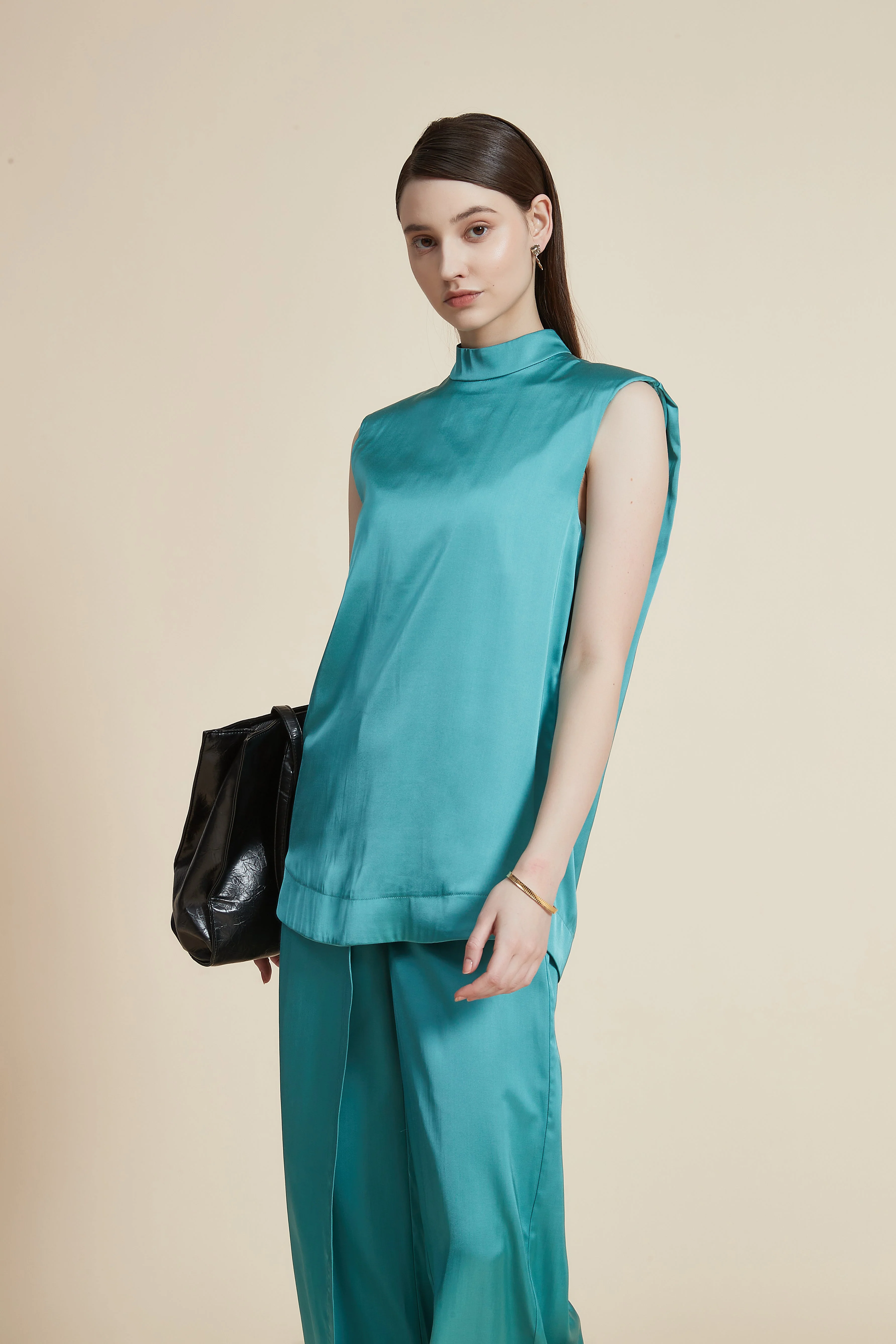 Sleeveless Women's Blouse with High Collar - Image 2