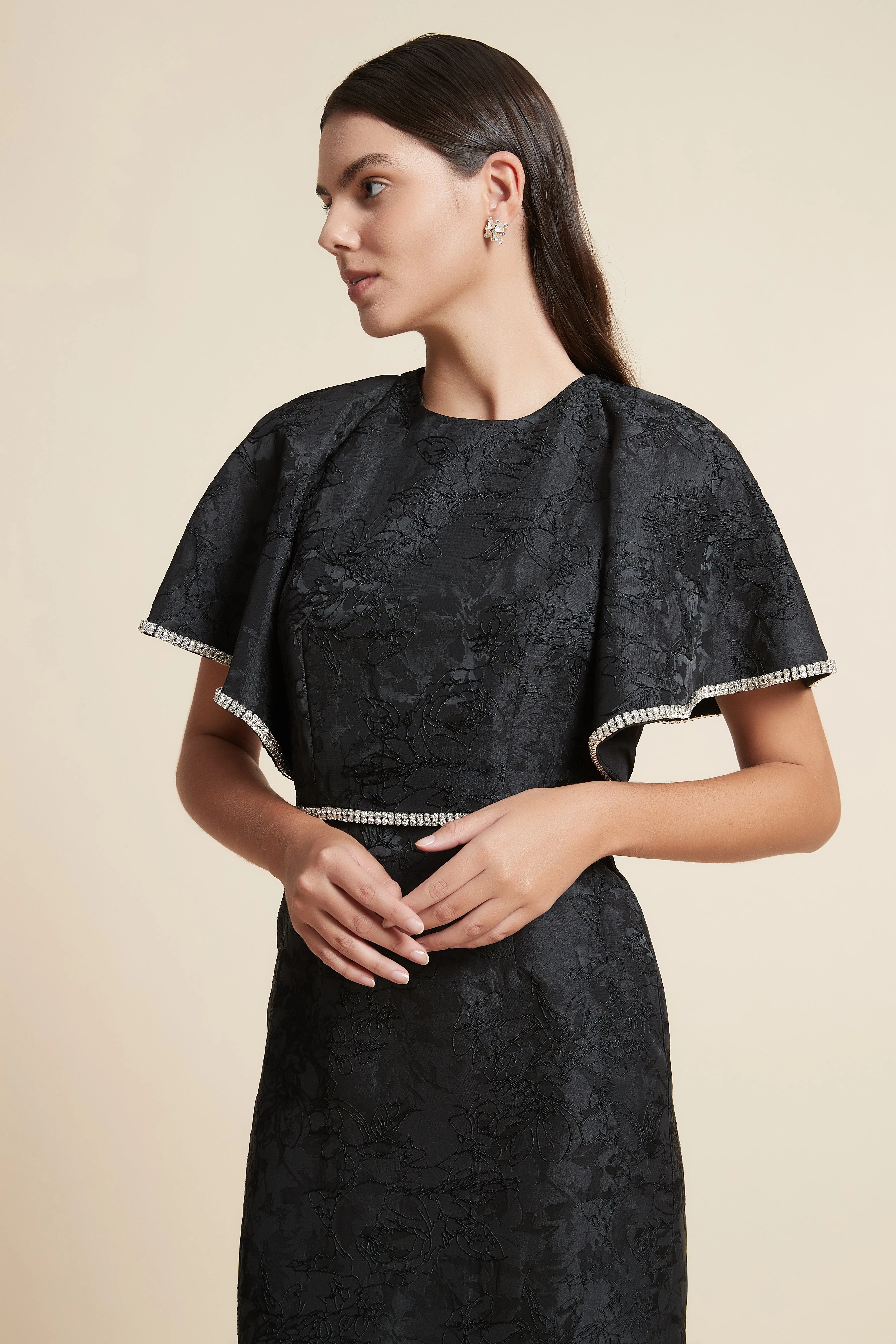 Long Half-Sleeve Dress with Round Neck - Image 4