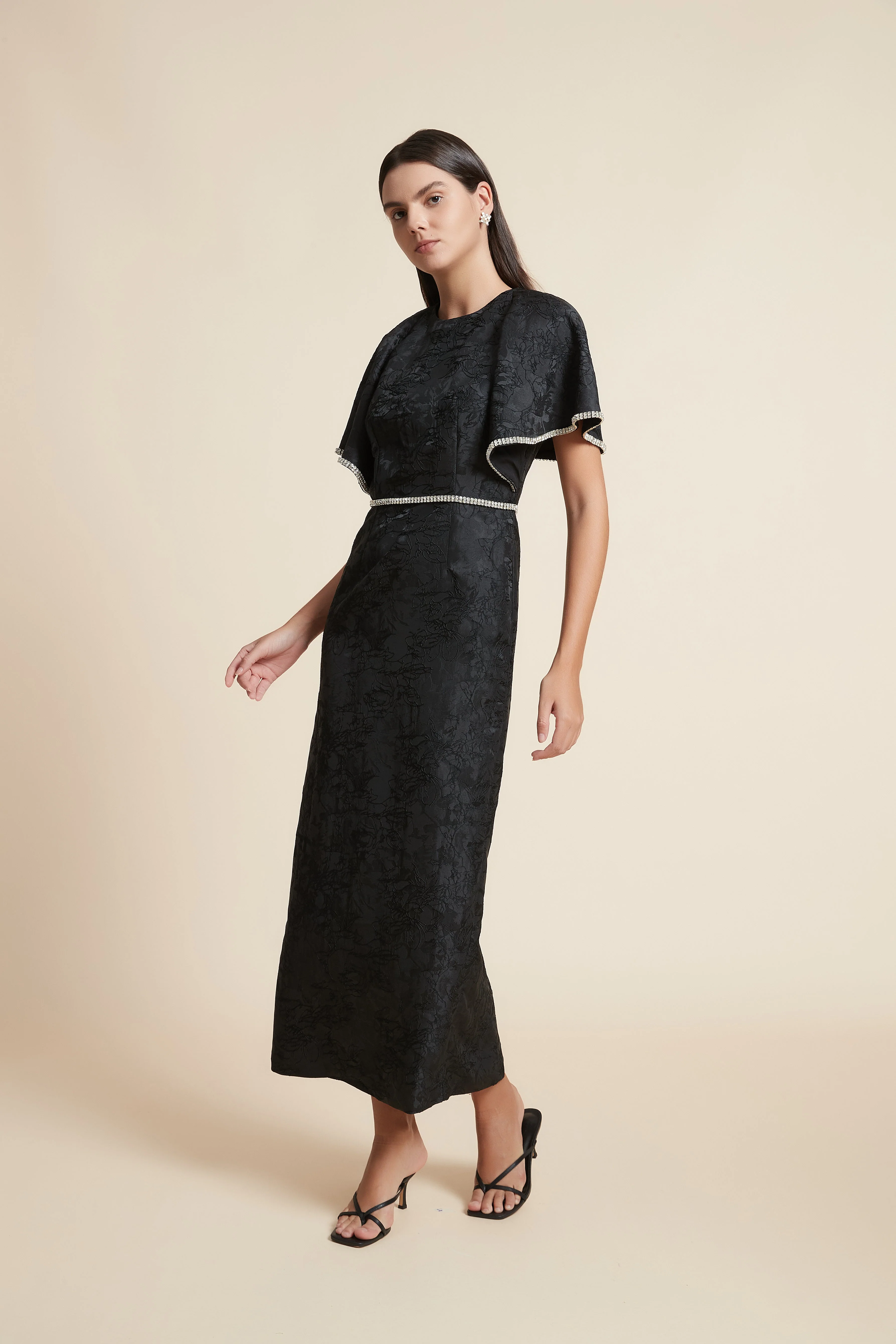 Long Half-Sleeve Dress with Round Neck - Image 5