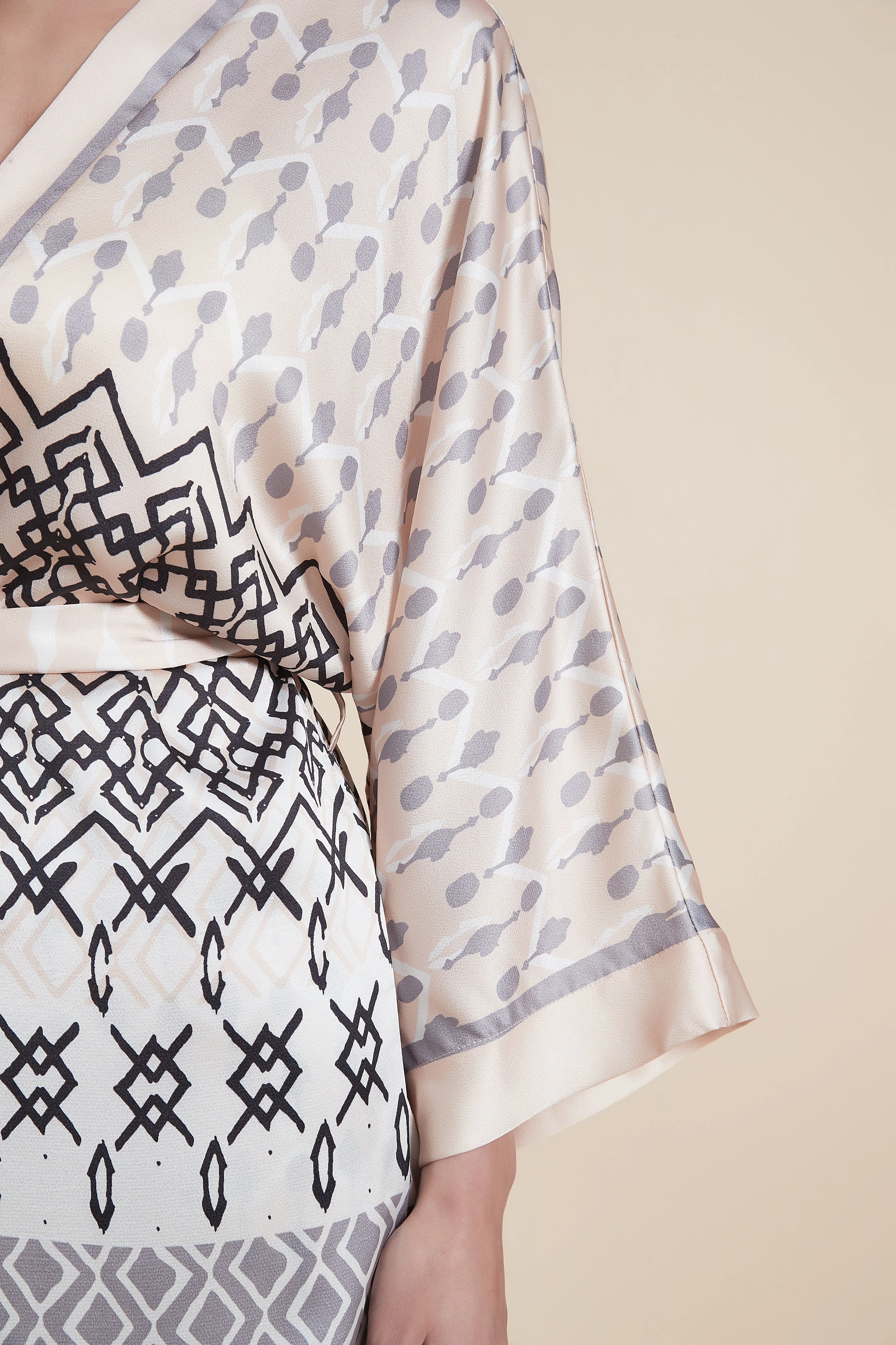 Knee-Length Printed Jacket with 3/4 Sleeves and Belt - Image 2