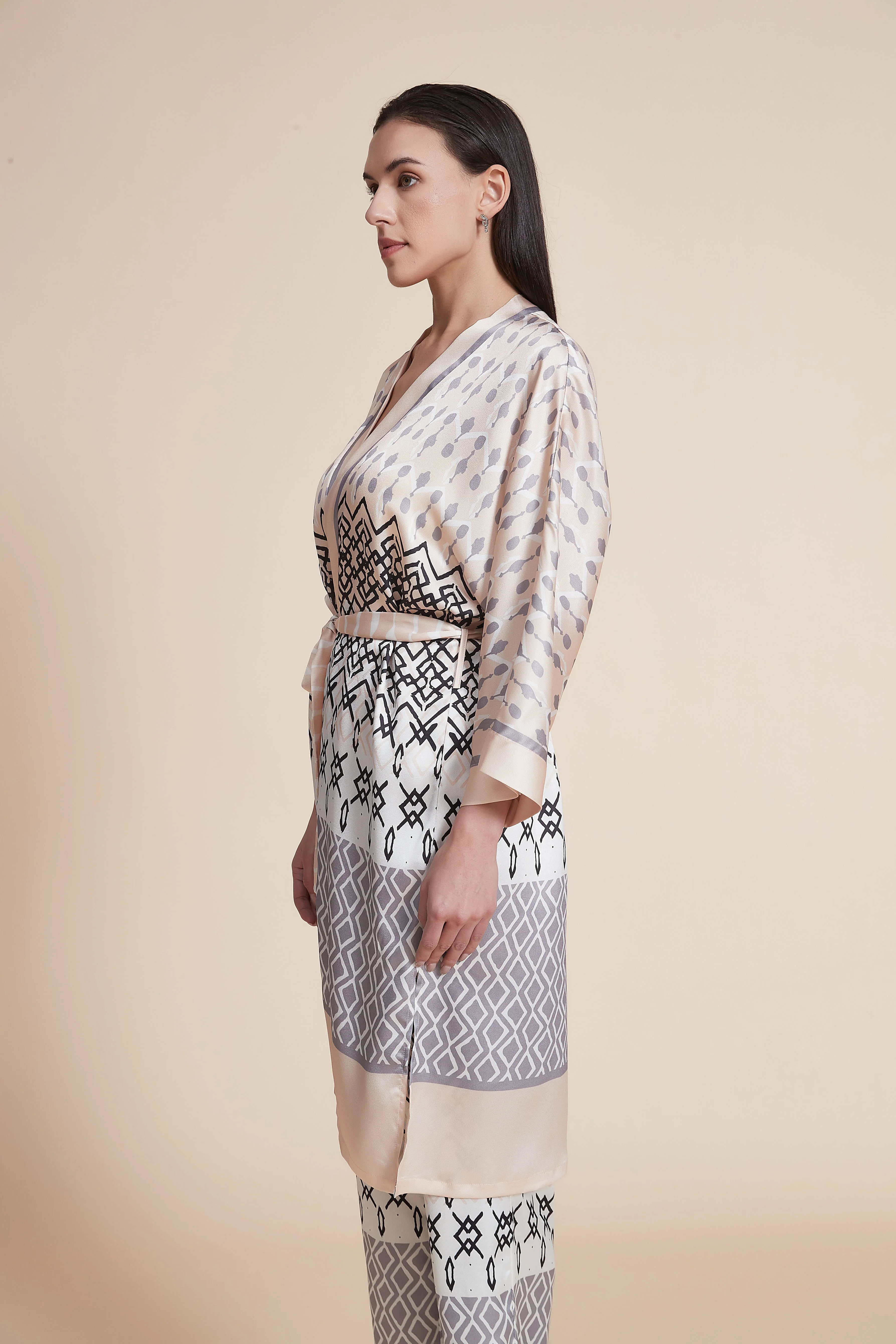 Knee-Length Printed Jacket with 3/4 Sleeves and Belt - Image 4