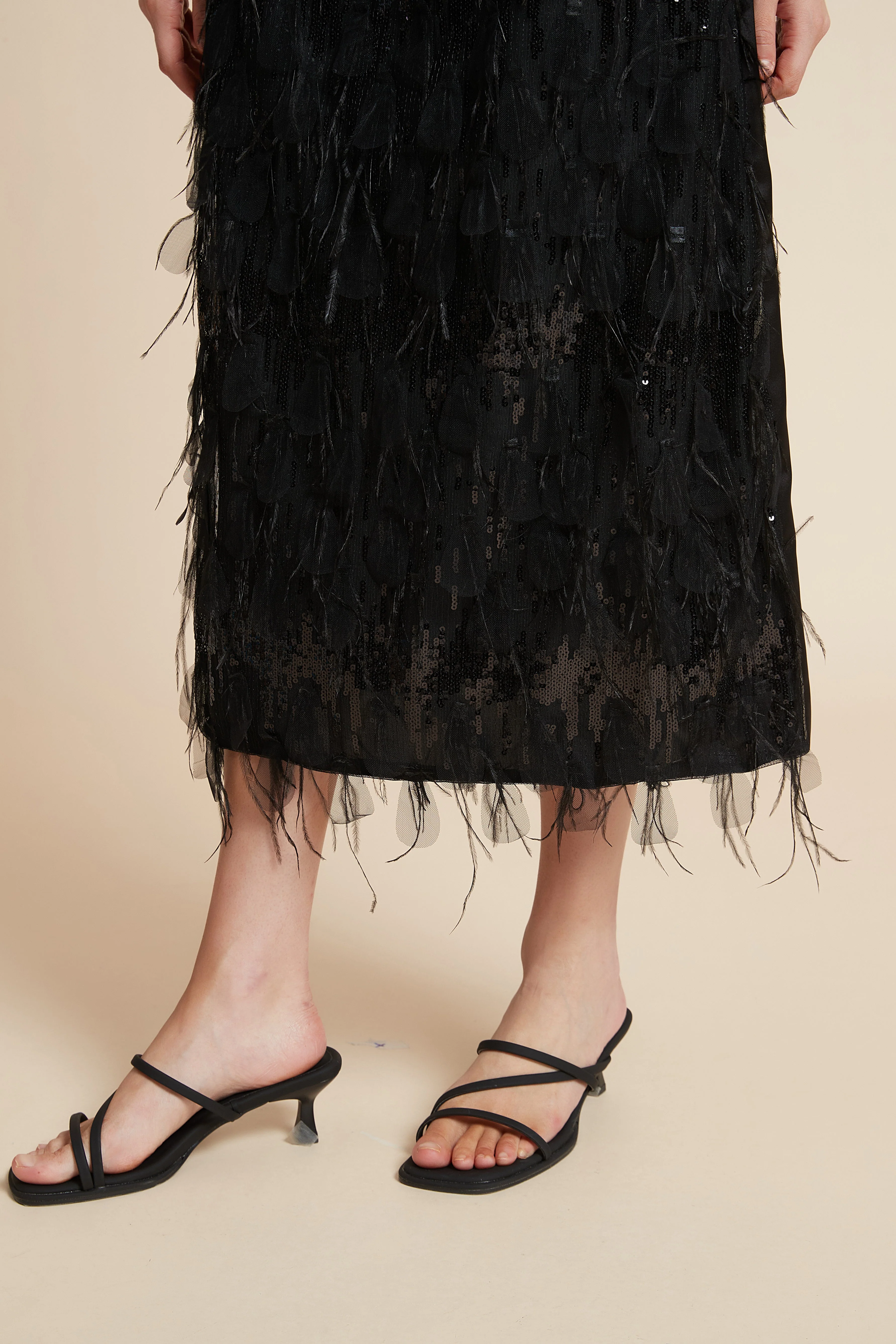 V-Neck Midi Dress with Simple Straps - Image 5