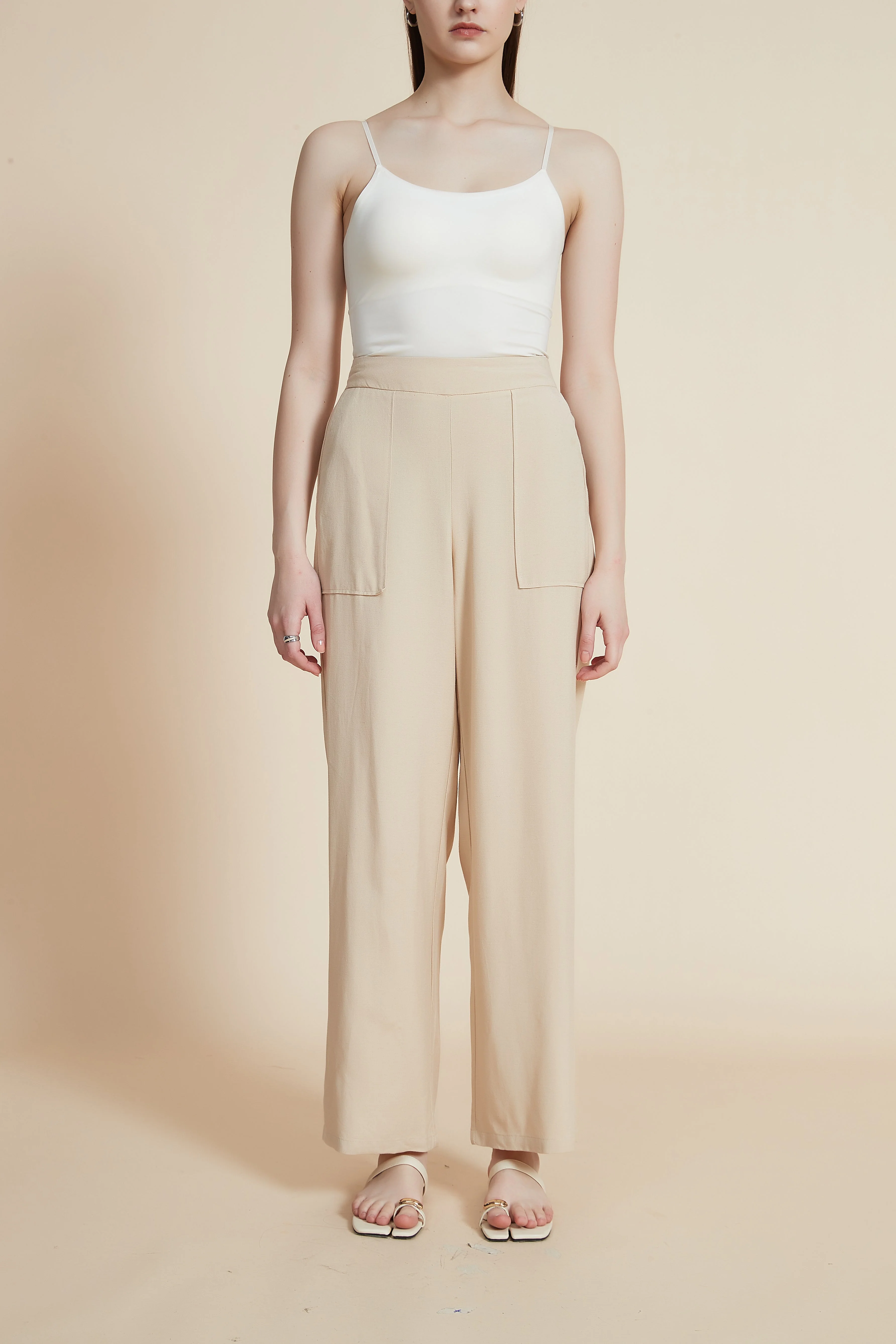 Long pants with wide cut pockets - Image 2
