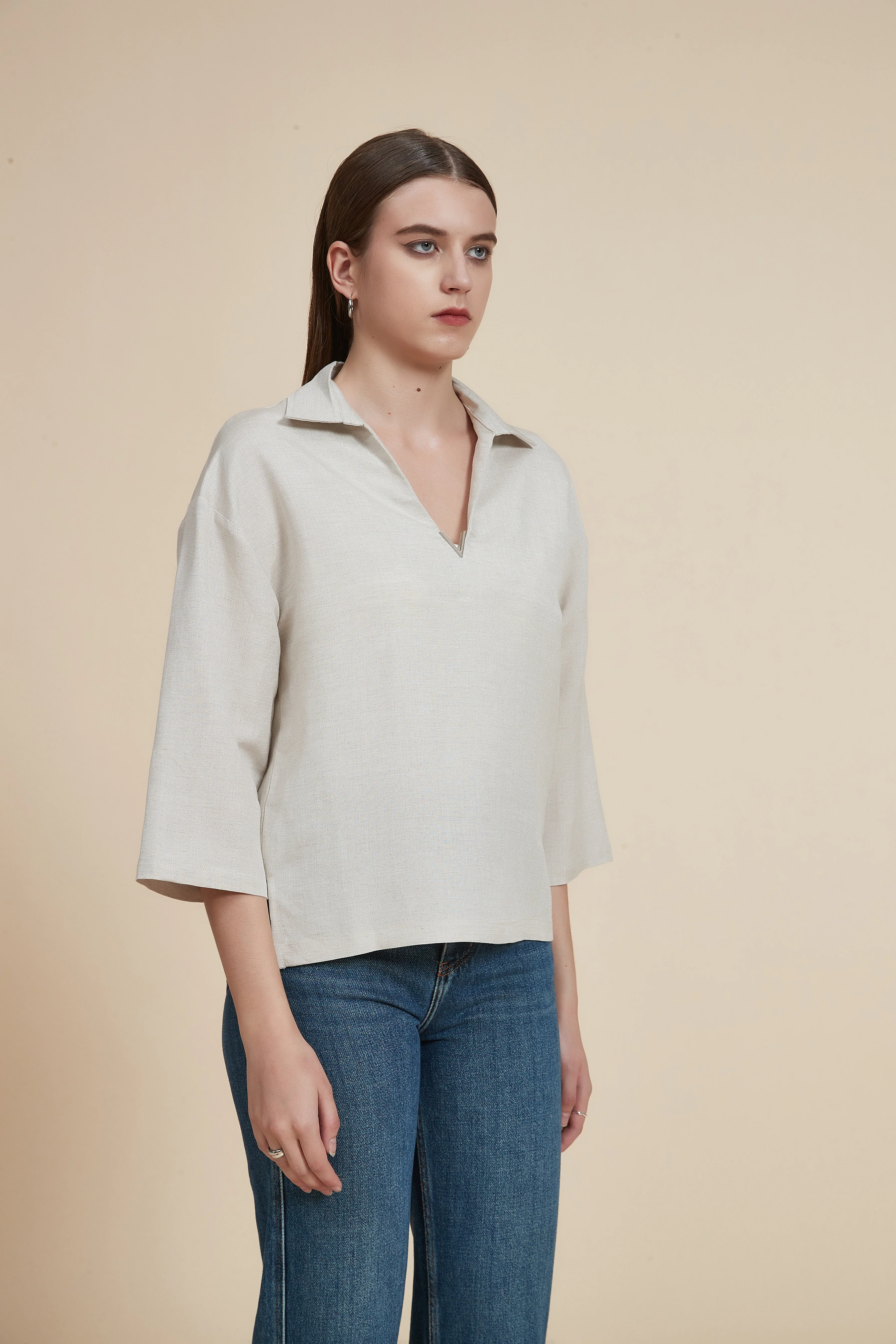 4/3 sleeve blouse with waist length and V-neck - Image 12