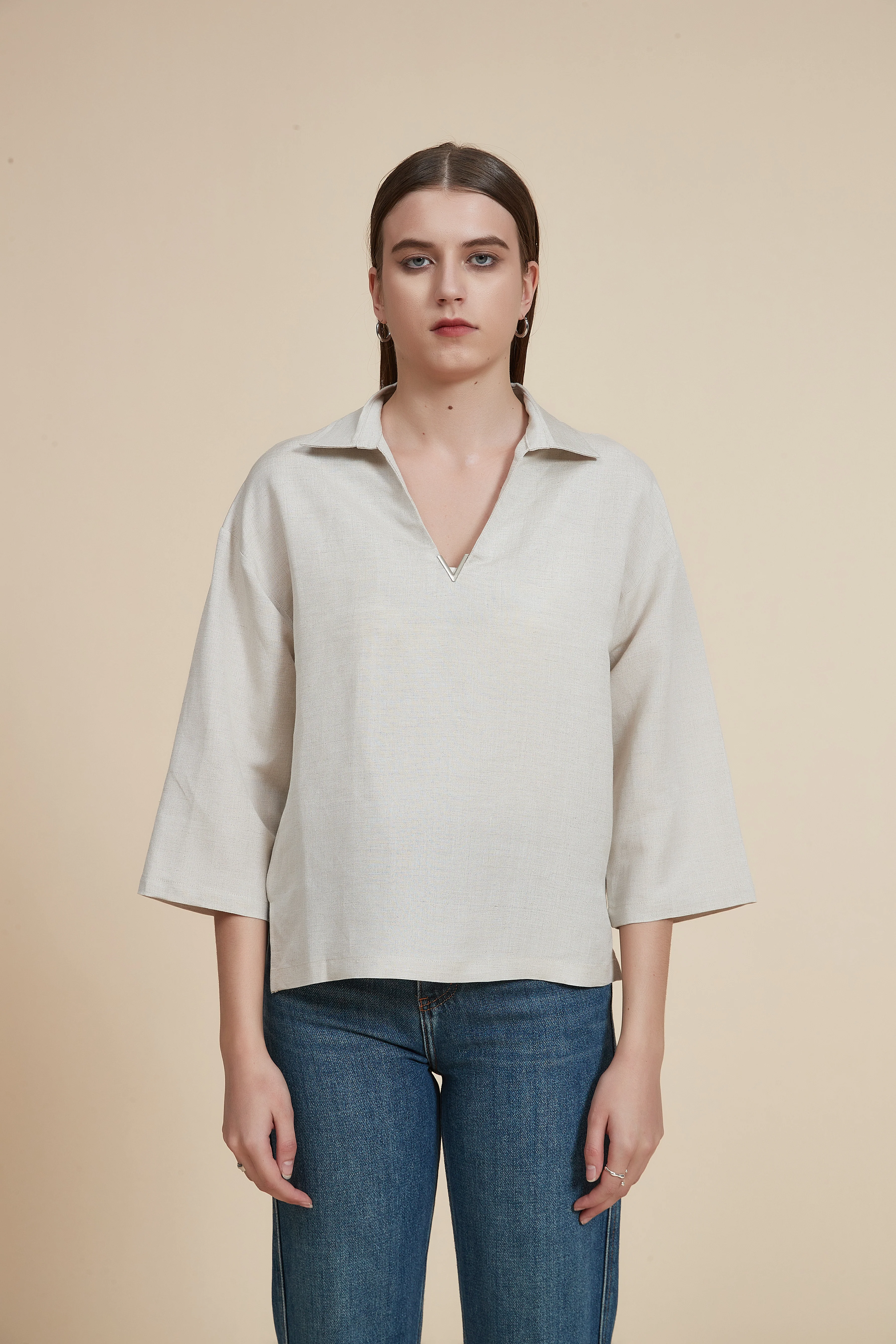 4/3 sleeve blouse with waist length and V-neck - Image 8