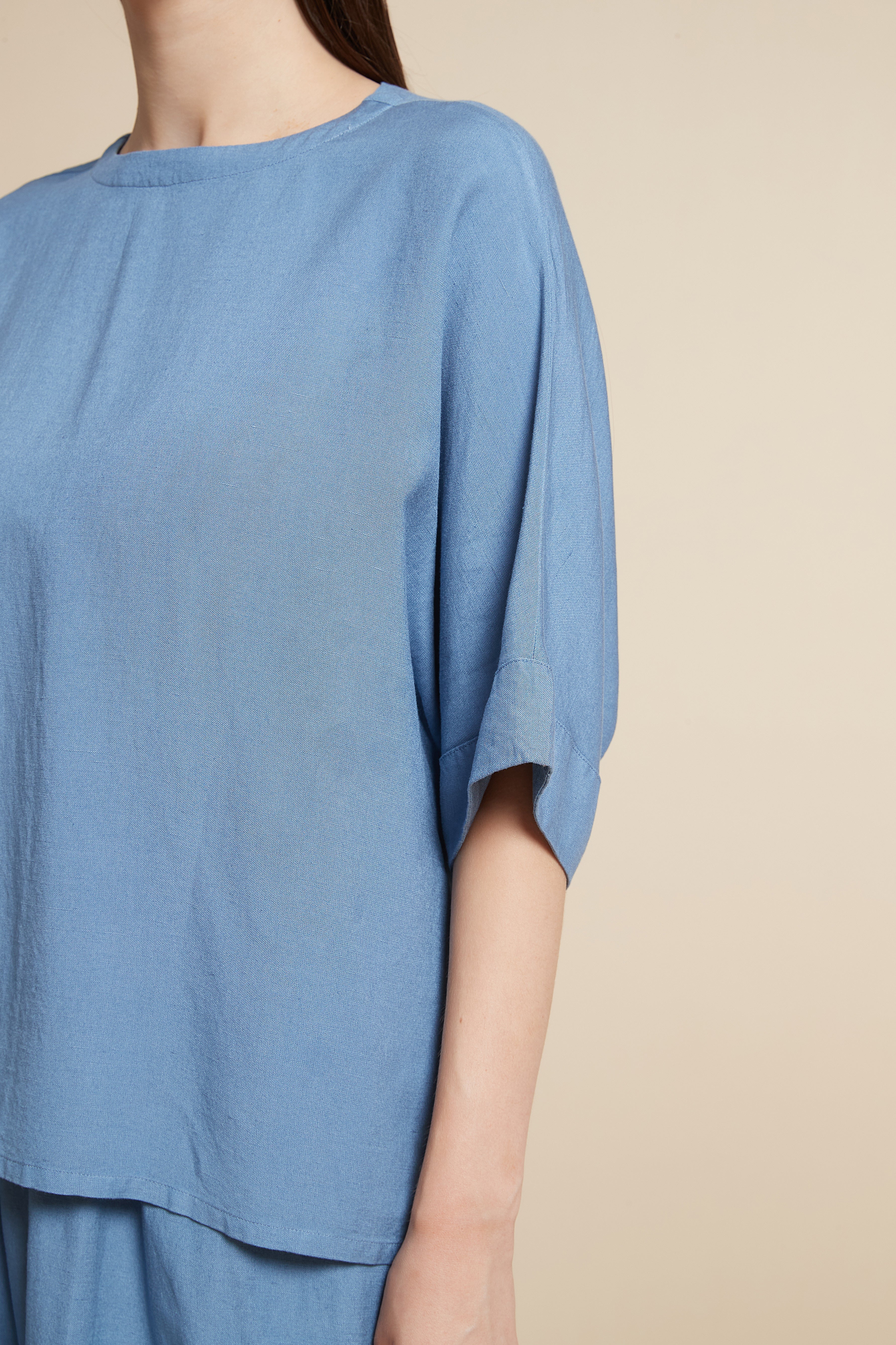 Plain Women's Blouse with Half Sleeves and Round Neckline - Image 9