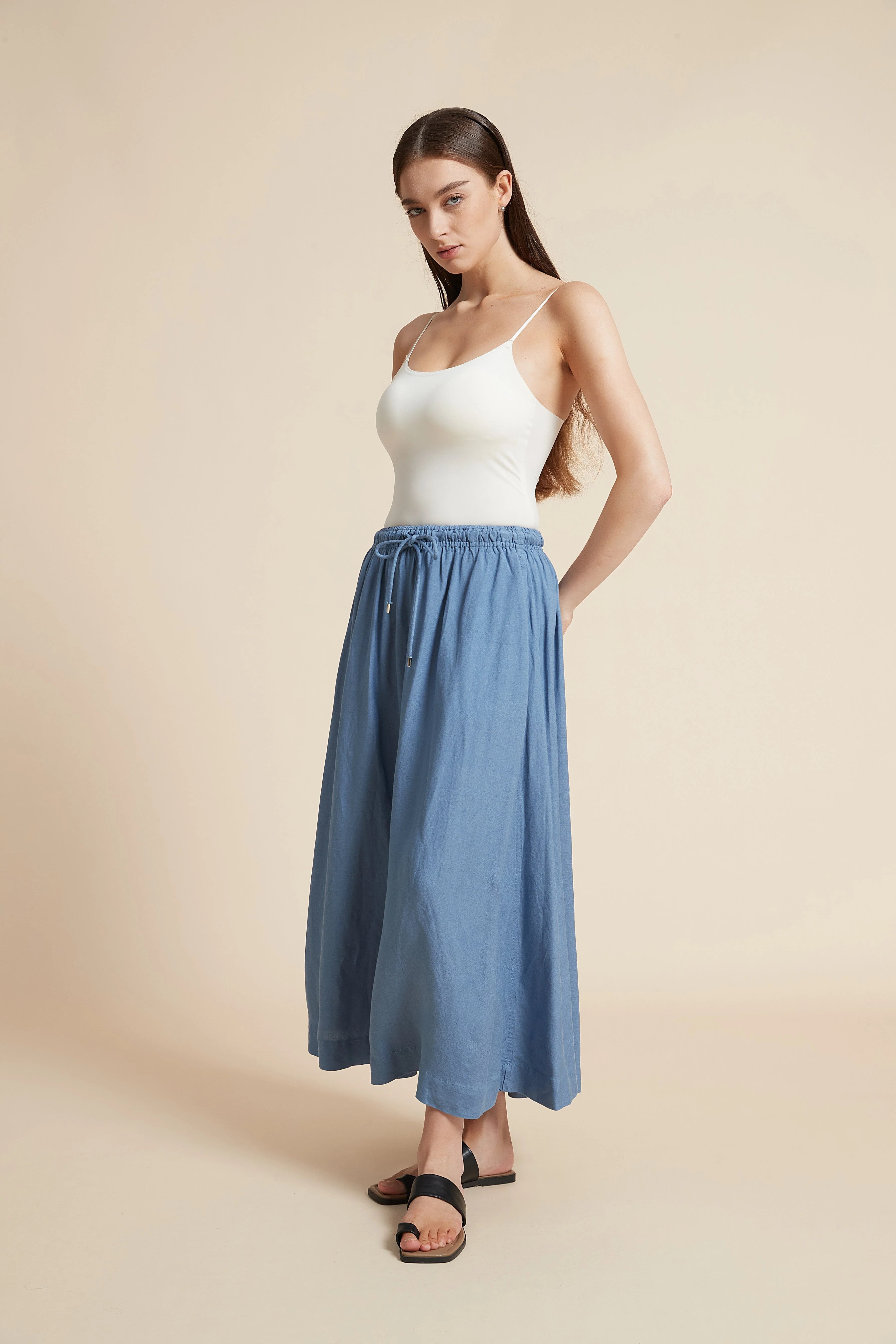 Plain Midi Skirt with Flared Cut and Waist Tie - Image 7