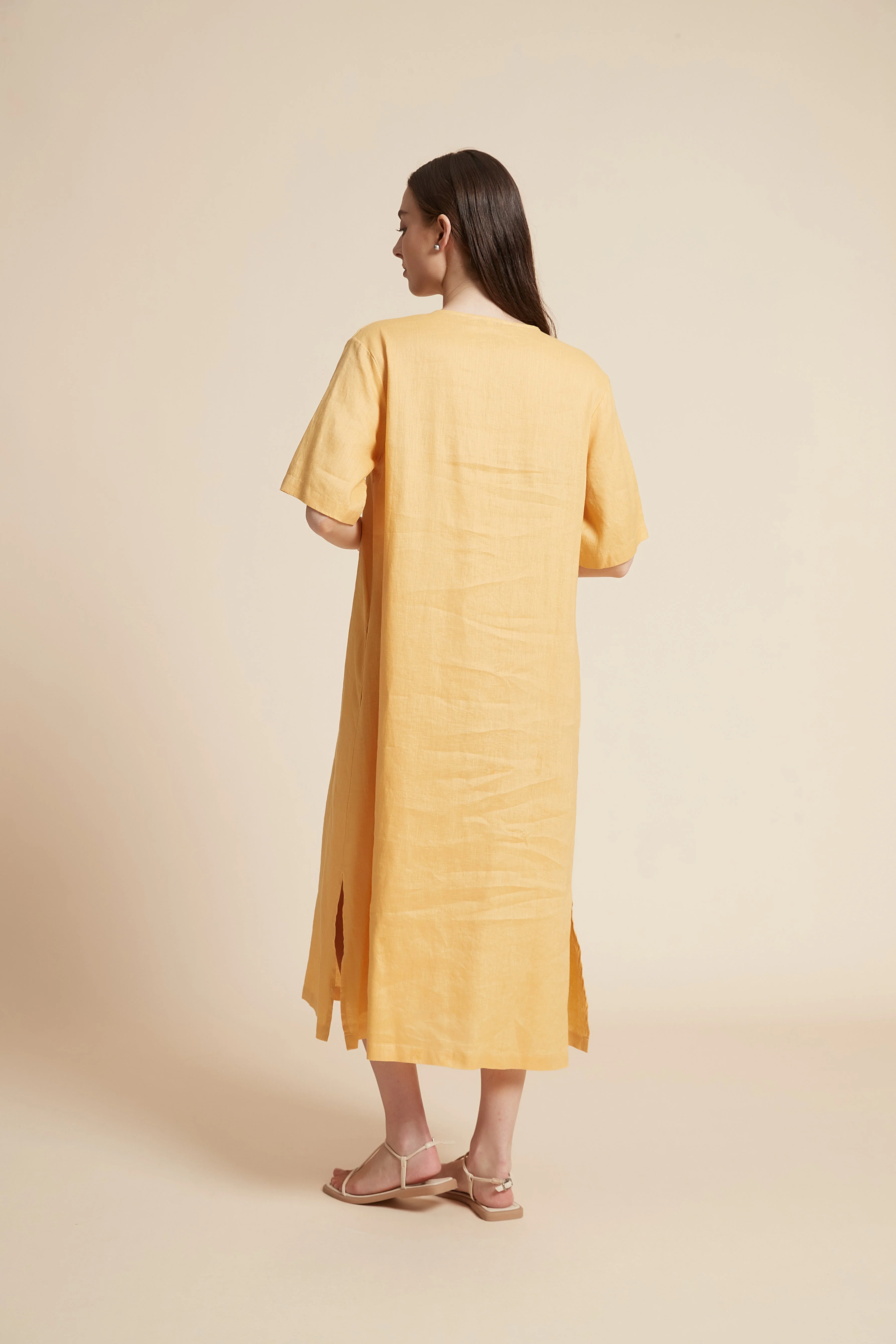 Plain Midi Dress with Half Sleeves and V-Neckline - Image 15