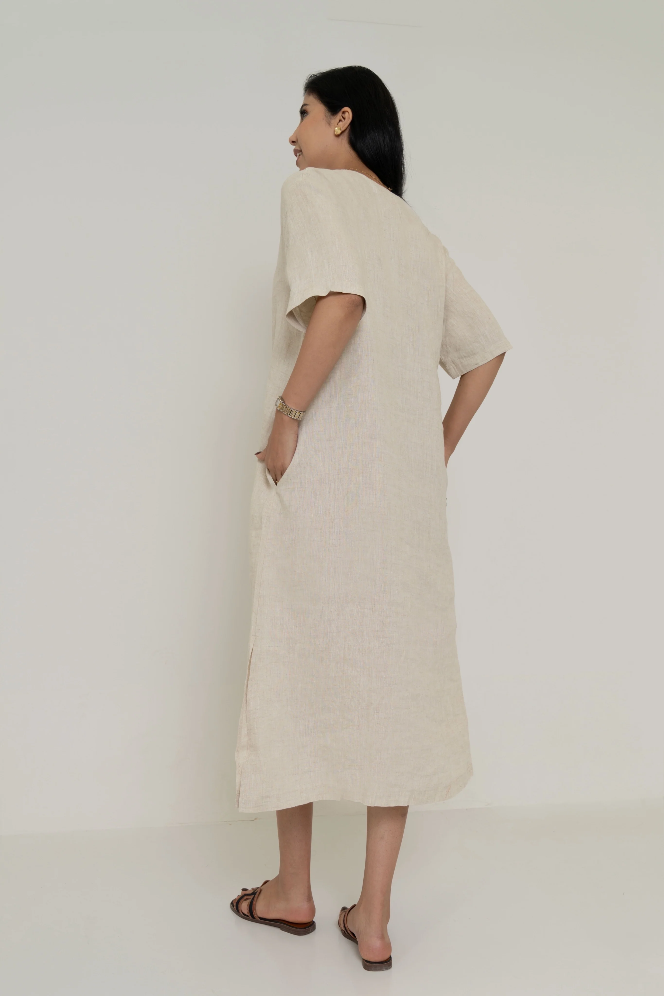Plain Midi Dress with Half Sleeves and V-Neckline - Image 3