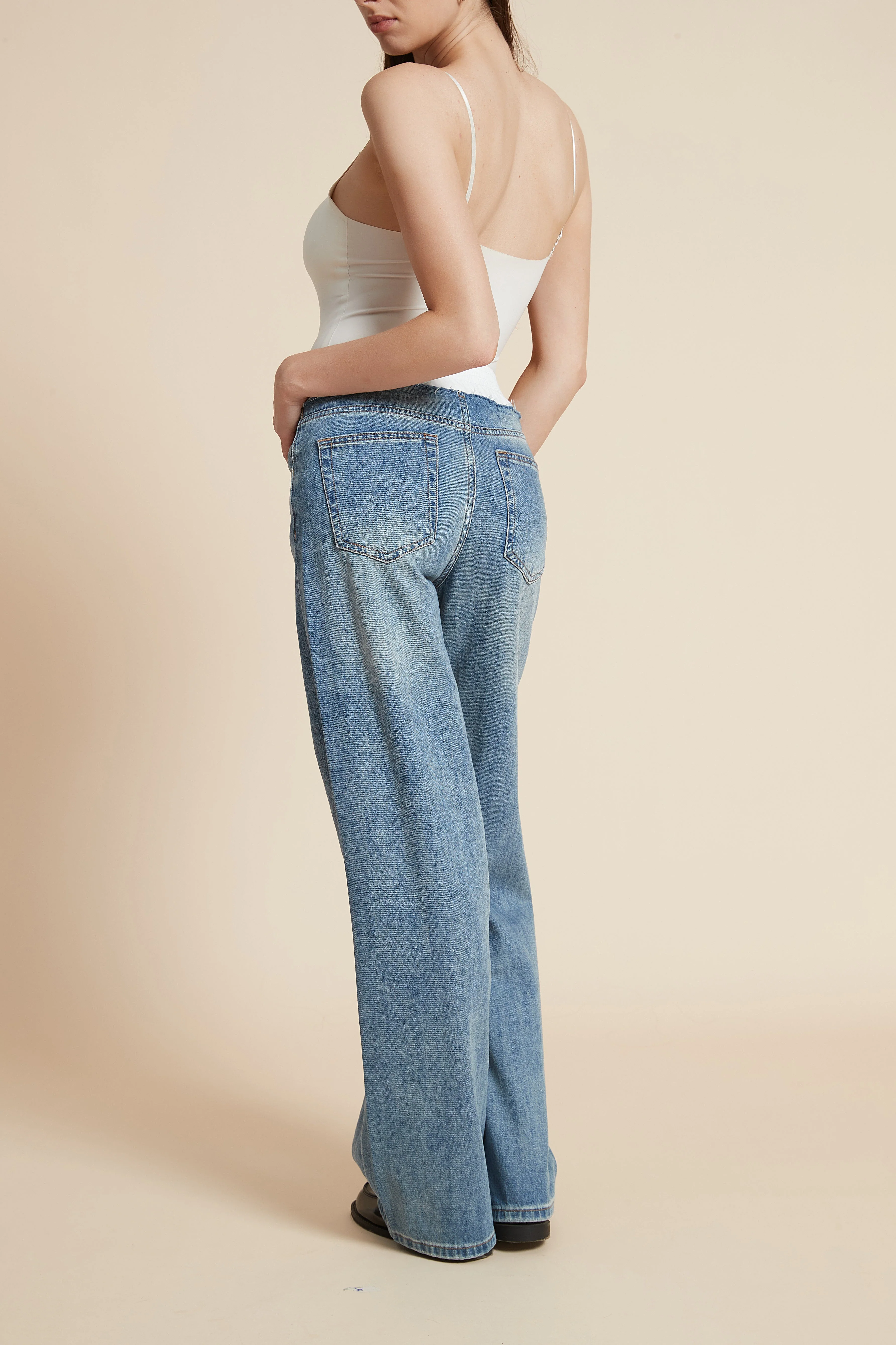 Wide-Leg Long Jeans - Image 4