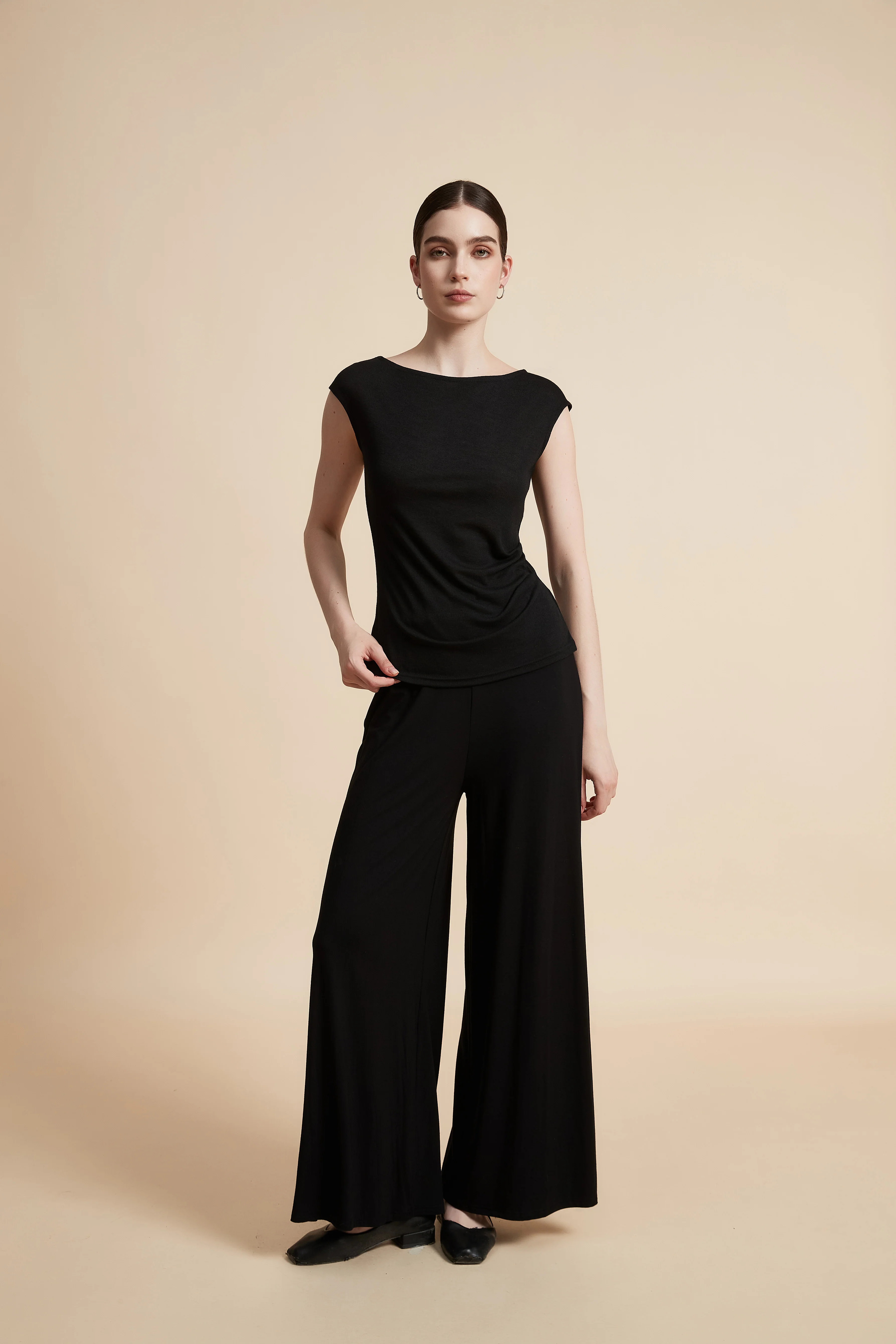 Sleeveless Top with Round Neck - Image 8