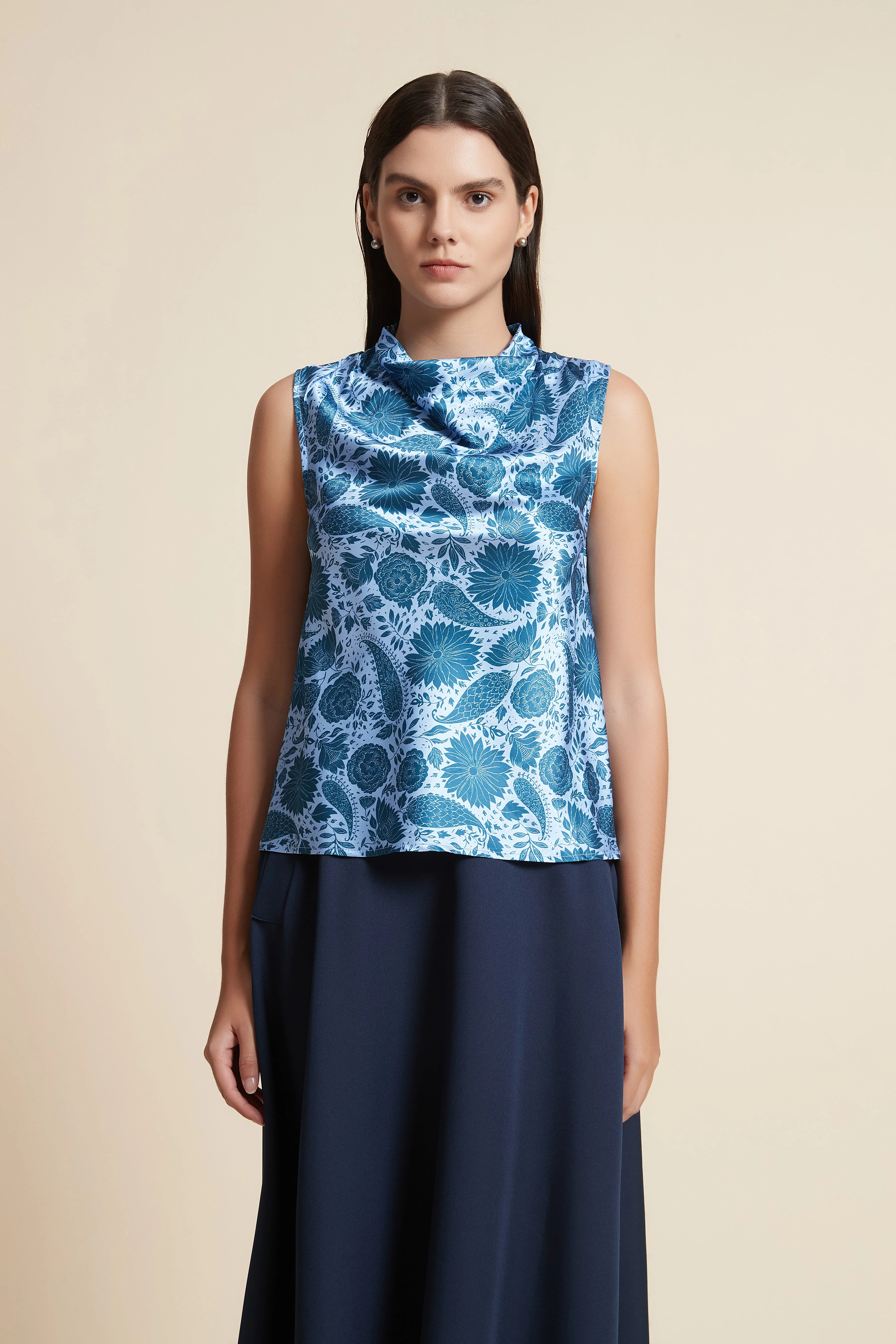 Sleeveless High Neck Printed Blouse - Image 2
