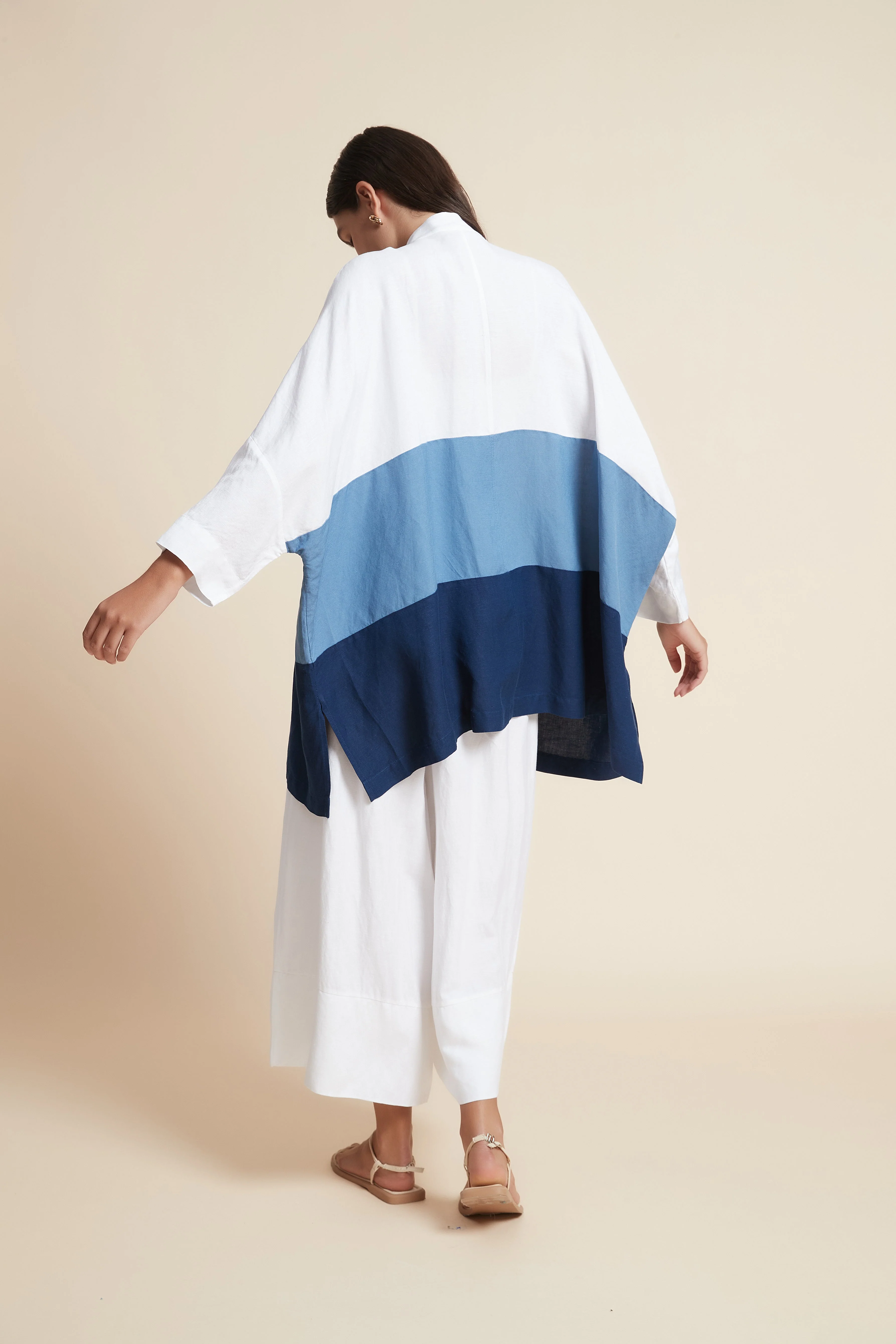 Hip-Length Long Sleeve Top with Round Neck - Image 4