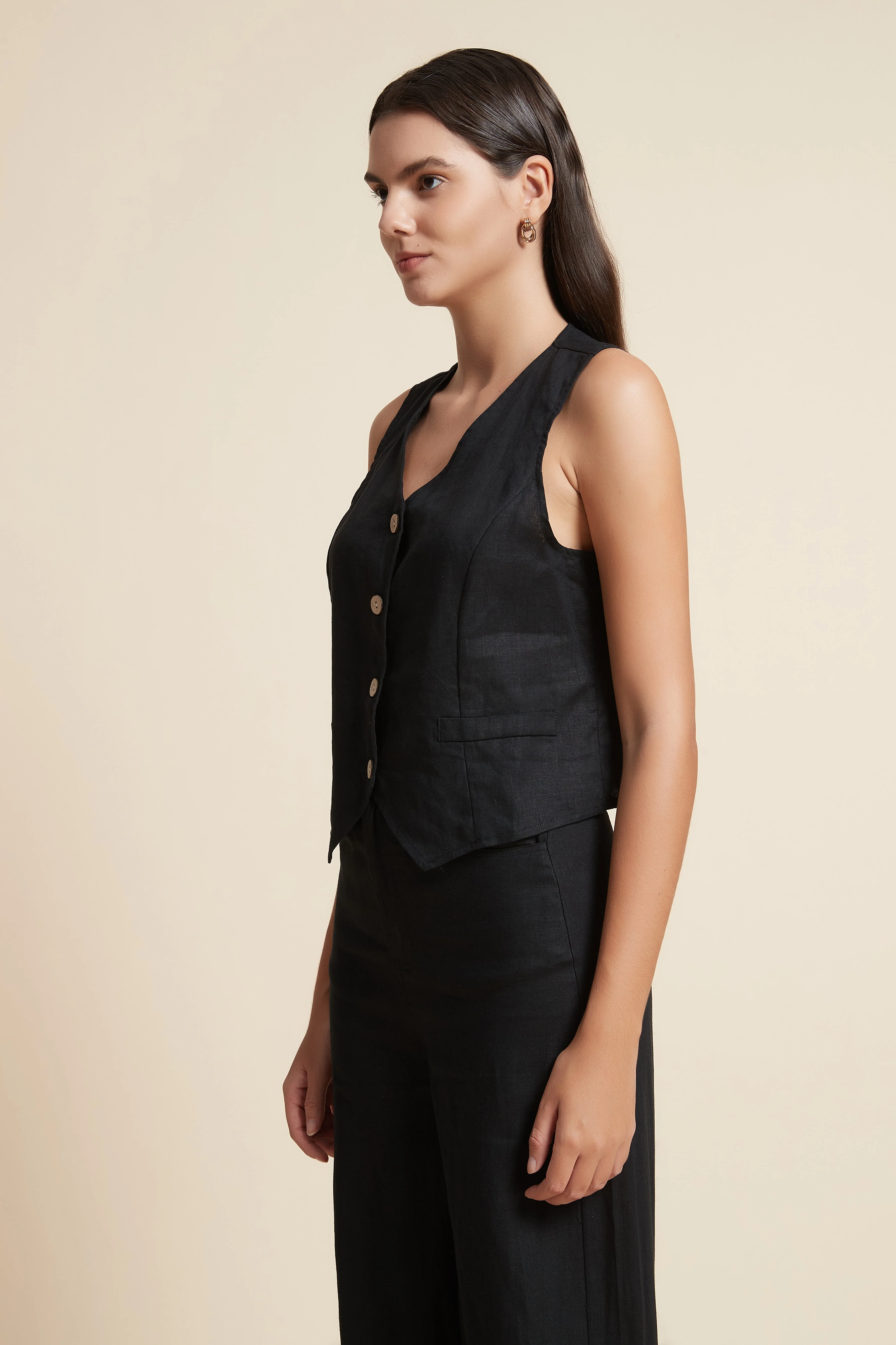 Sleeveless Heart Neck Button Top - Image 3