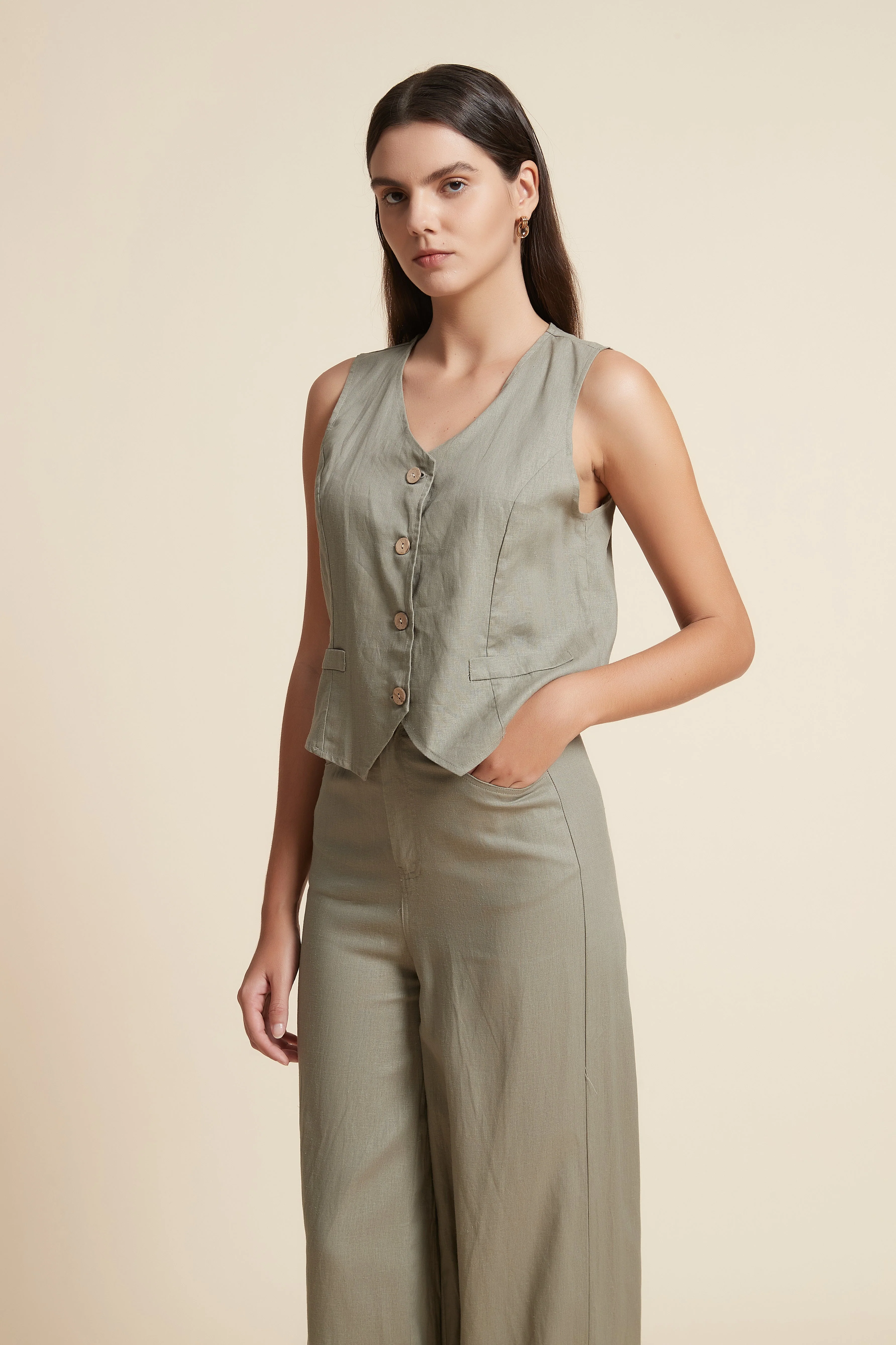 Sleeveless Heart Neck Button Top - Image 6