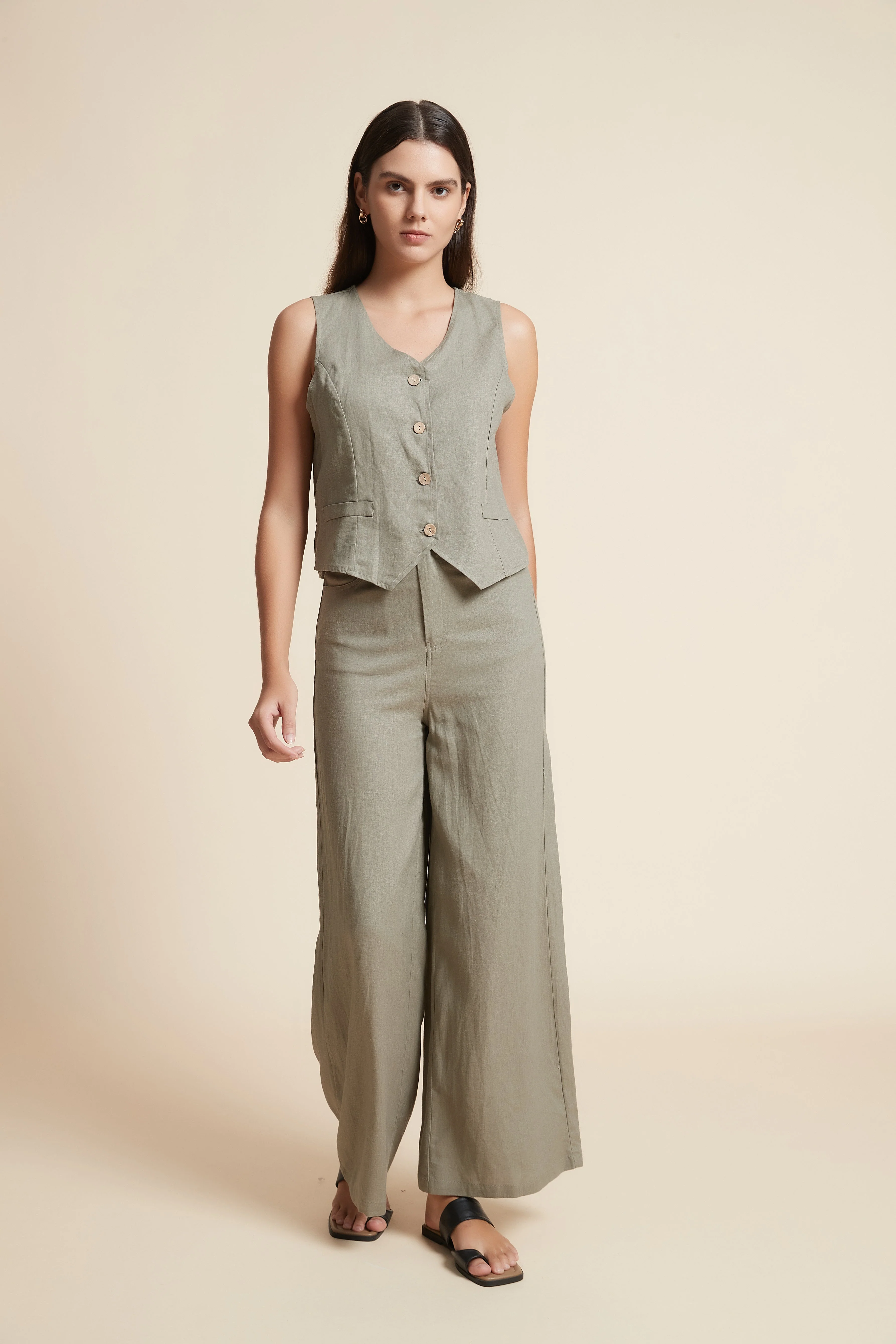 Sleeveless Heart Neck Button Top - Image 8