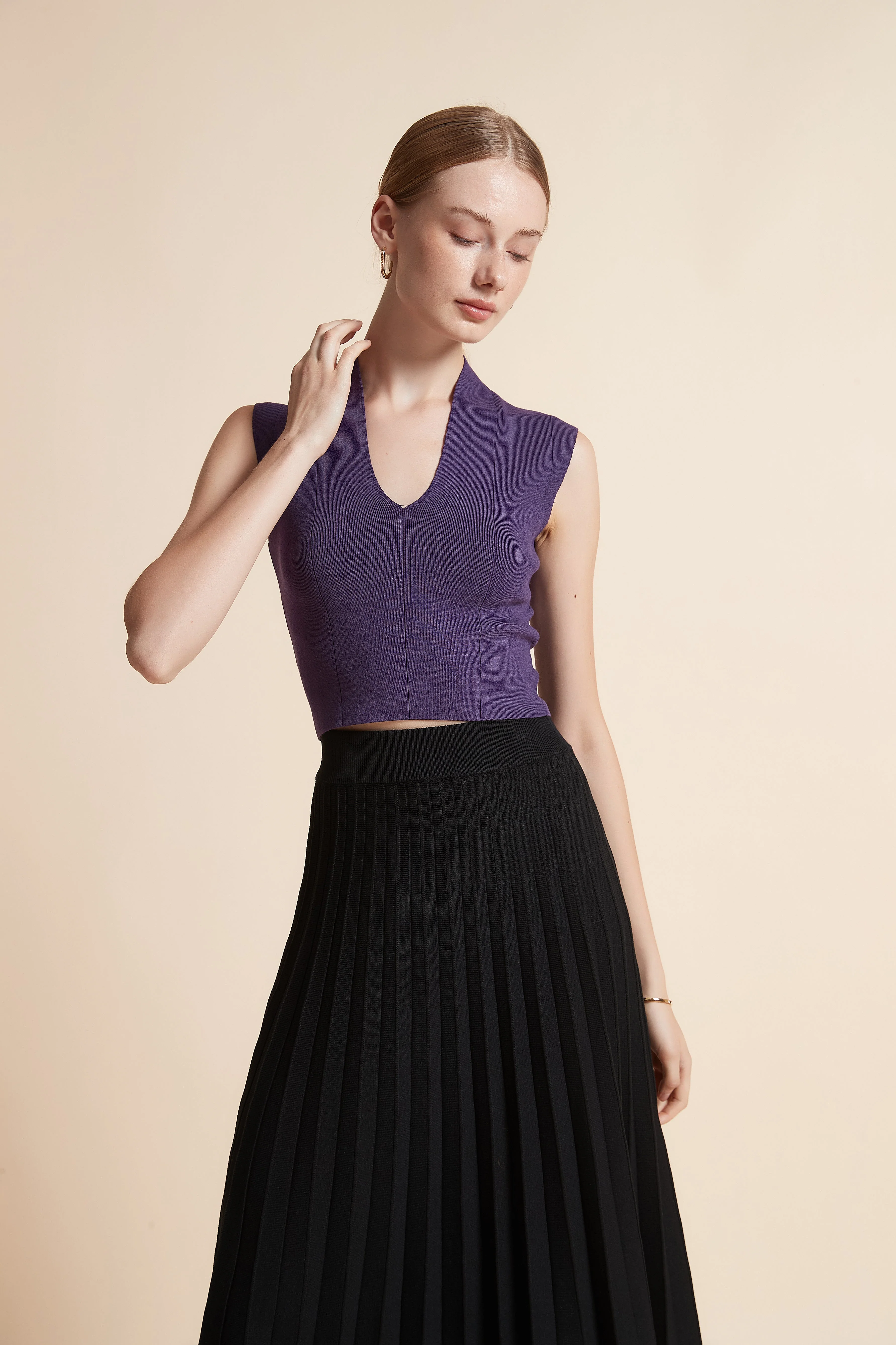 Ribbed Sleeveless V-Neck Top - Image 21