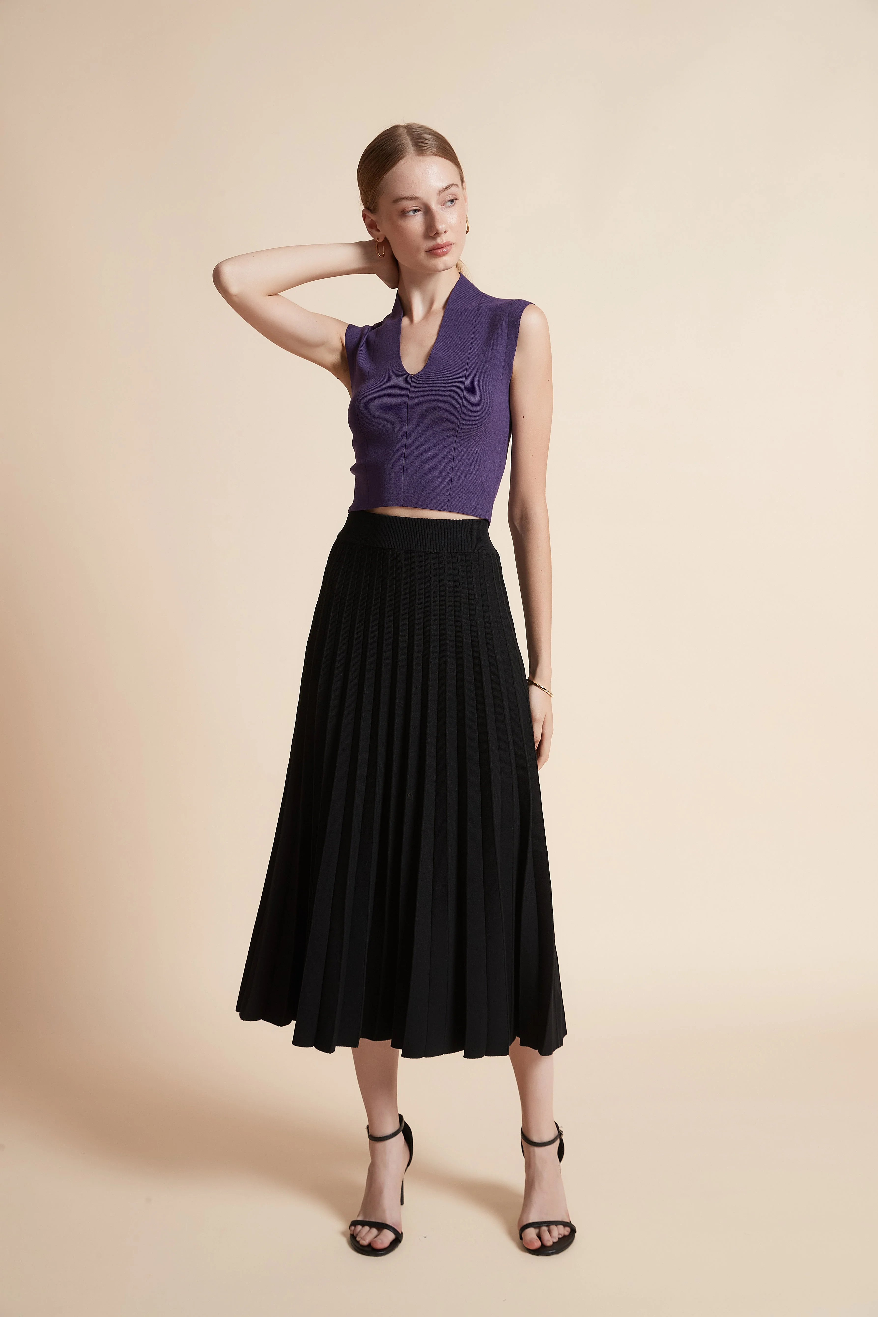 Ribbed Sleeveless V-Neck Top - Image 22