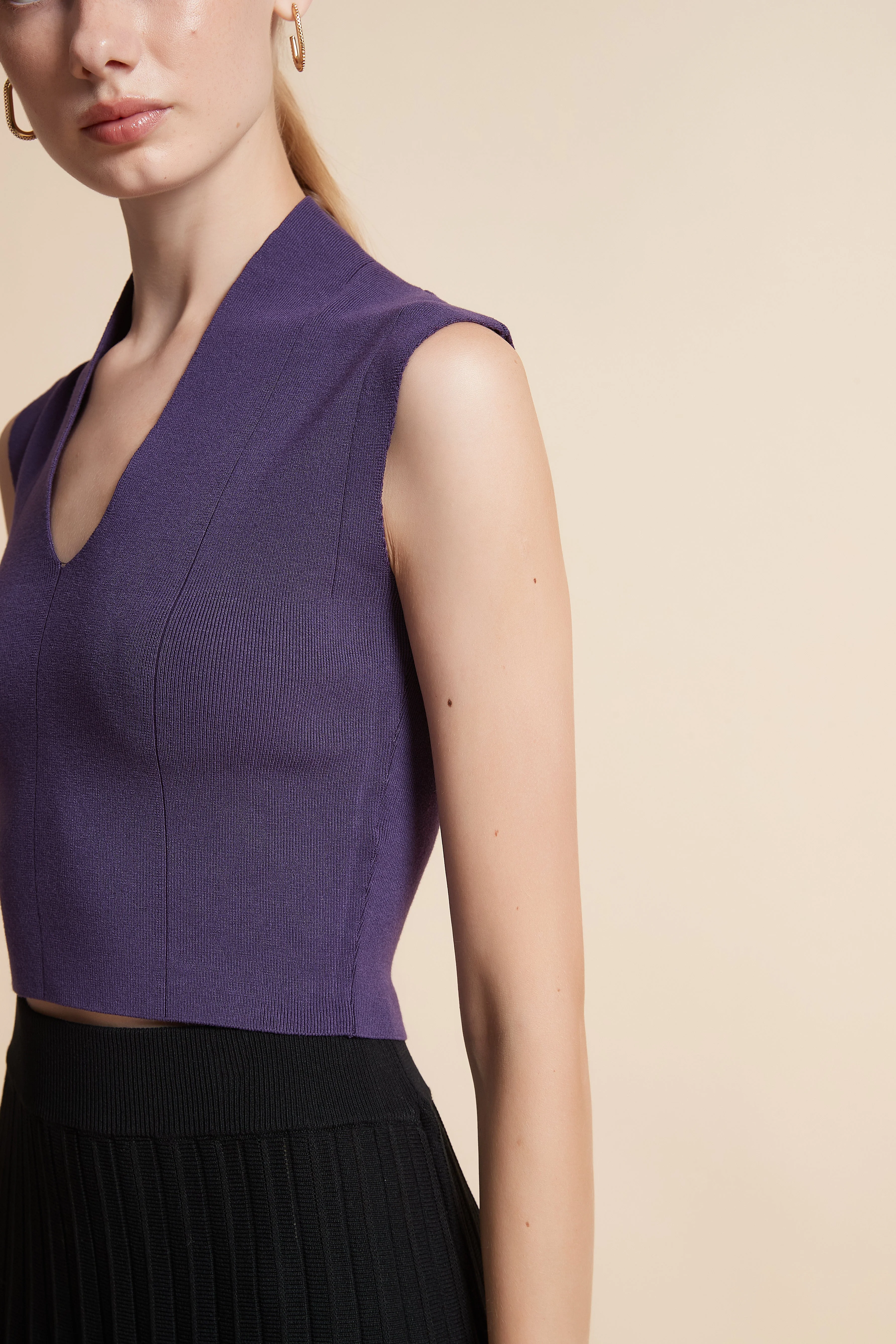 Ribbed Sleeveless V-Neck Top - Image 27