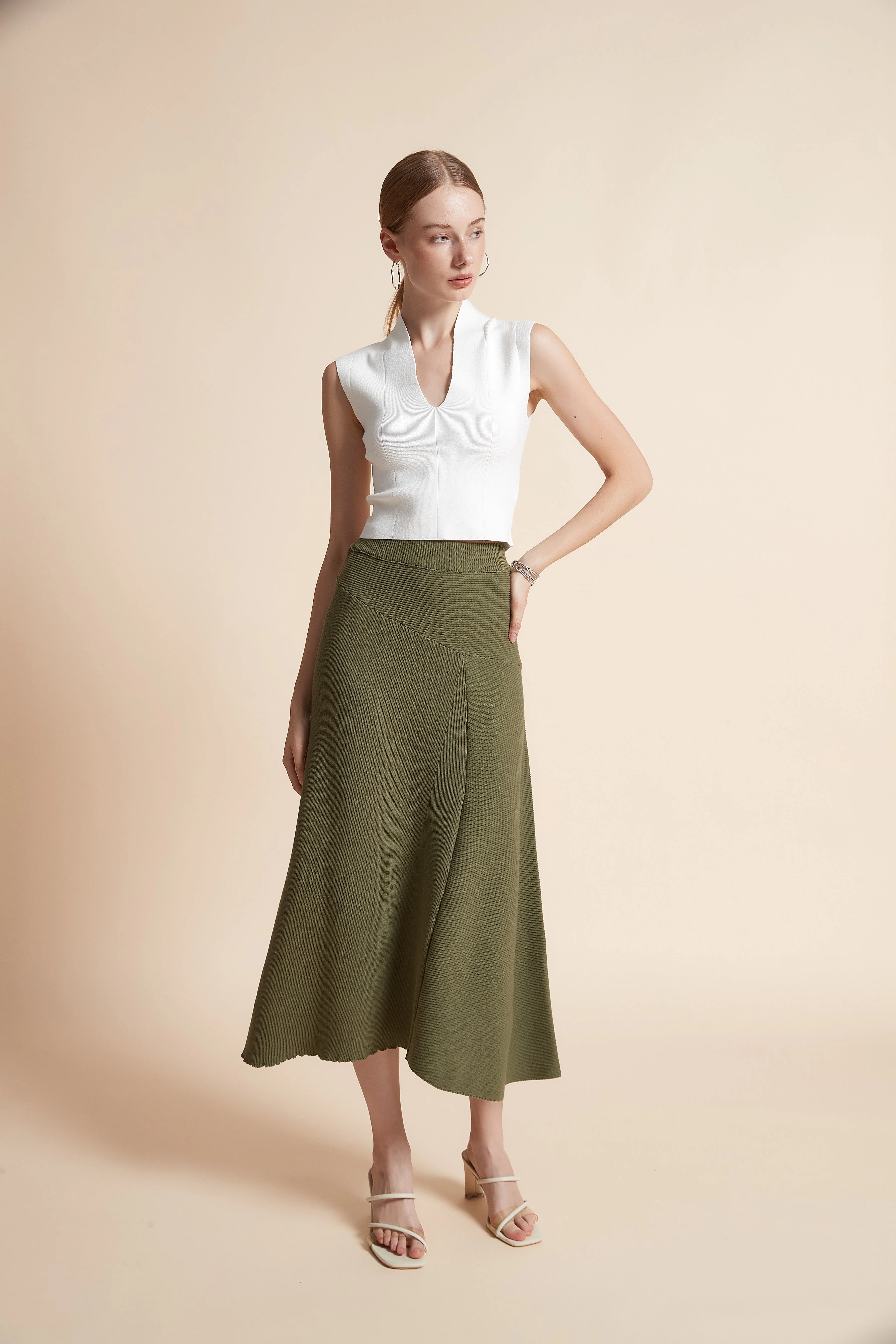 Ribbed Sleeveless V-Neck Top - Image 5