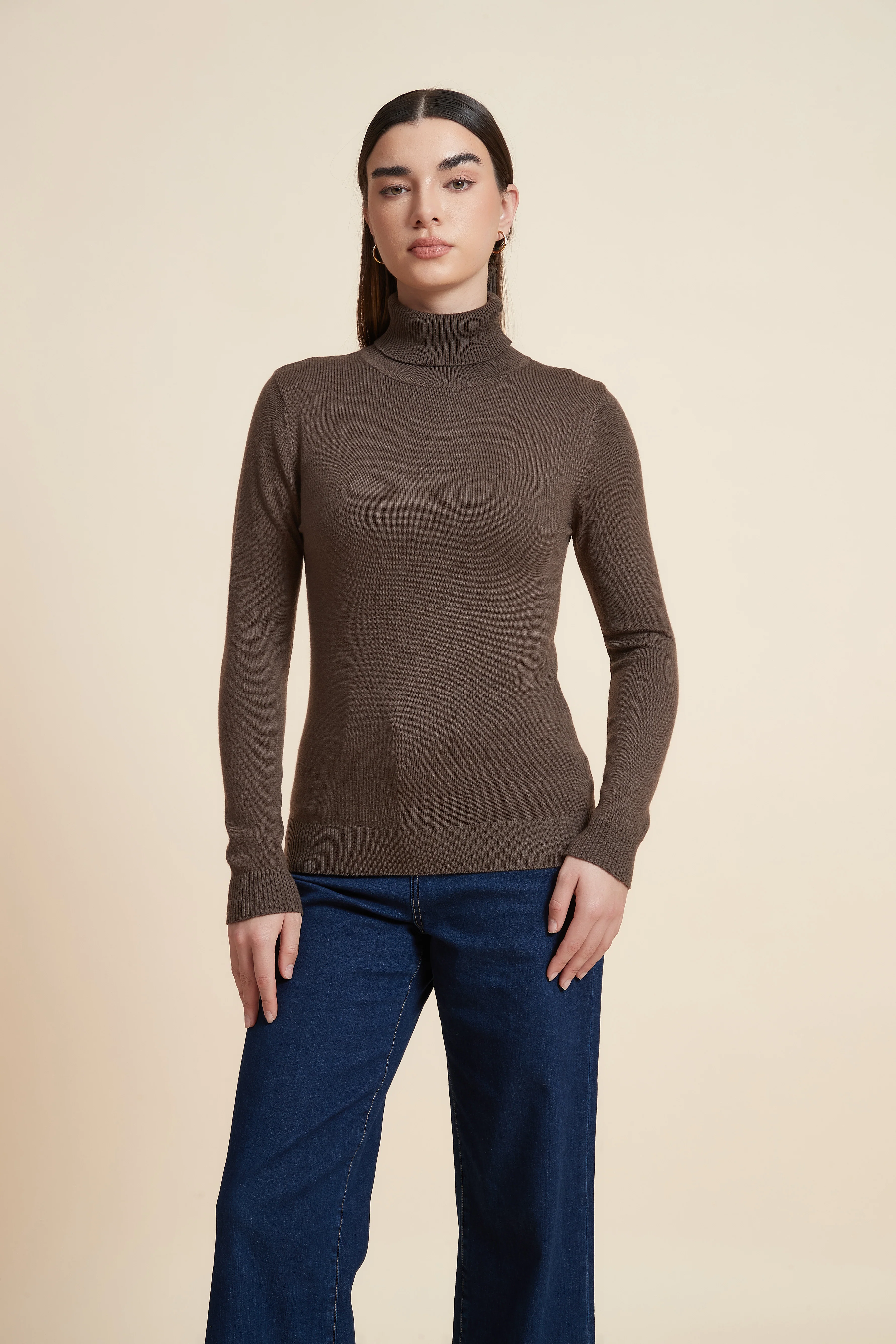 Plain Long-Sleeved Blouse With A High Neck - Image 10