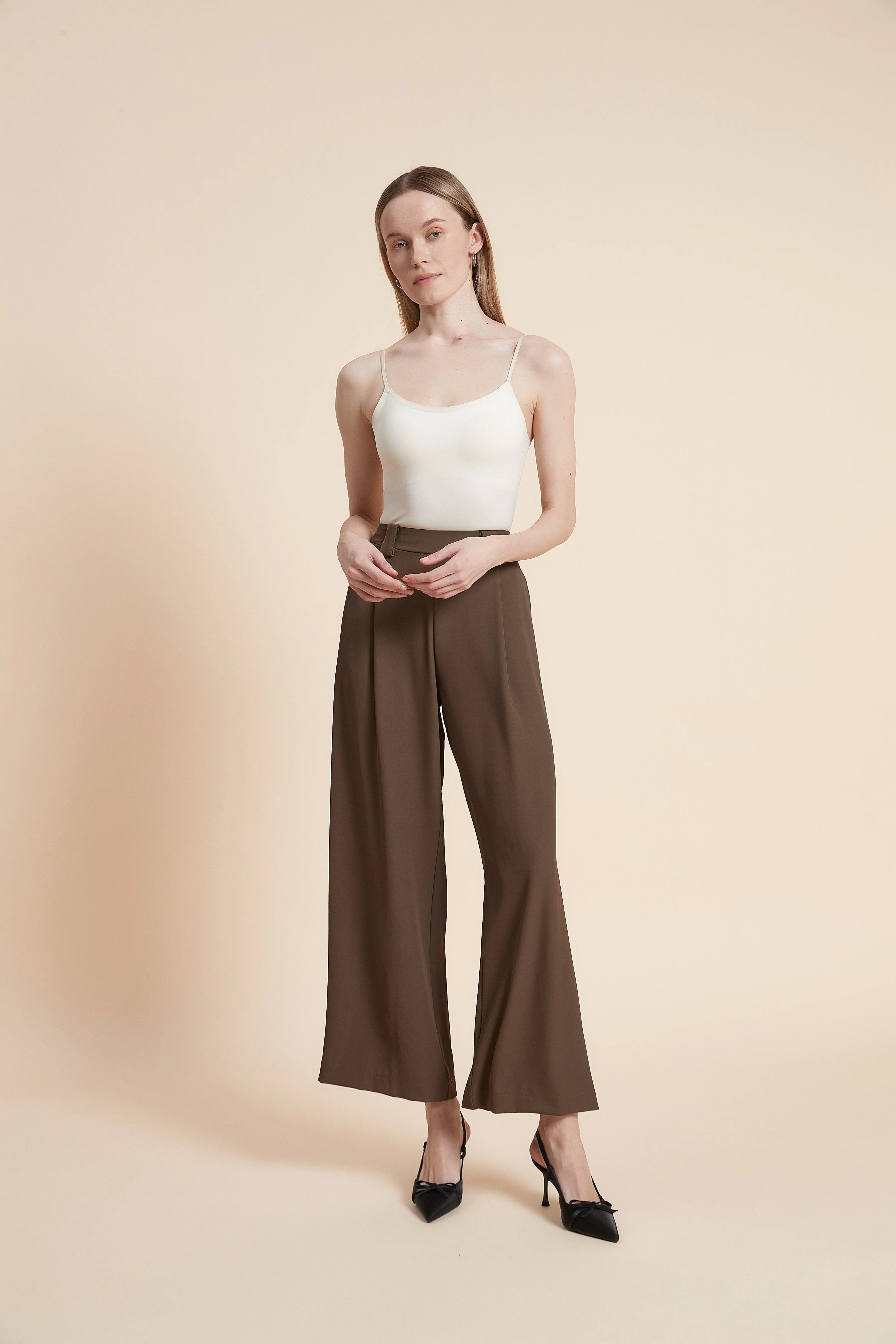 Plain Wide-leg Trousers - Image 4