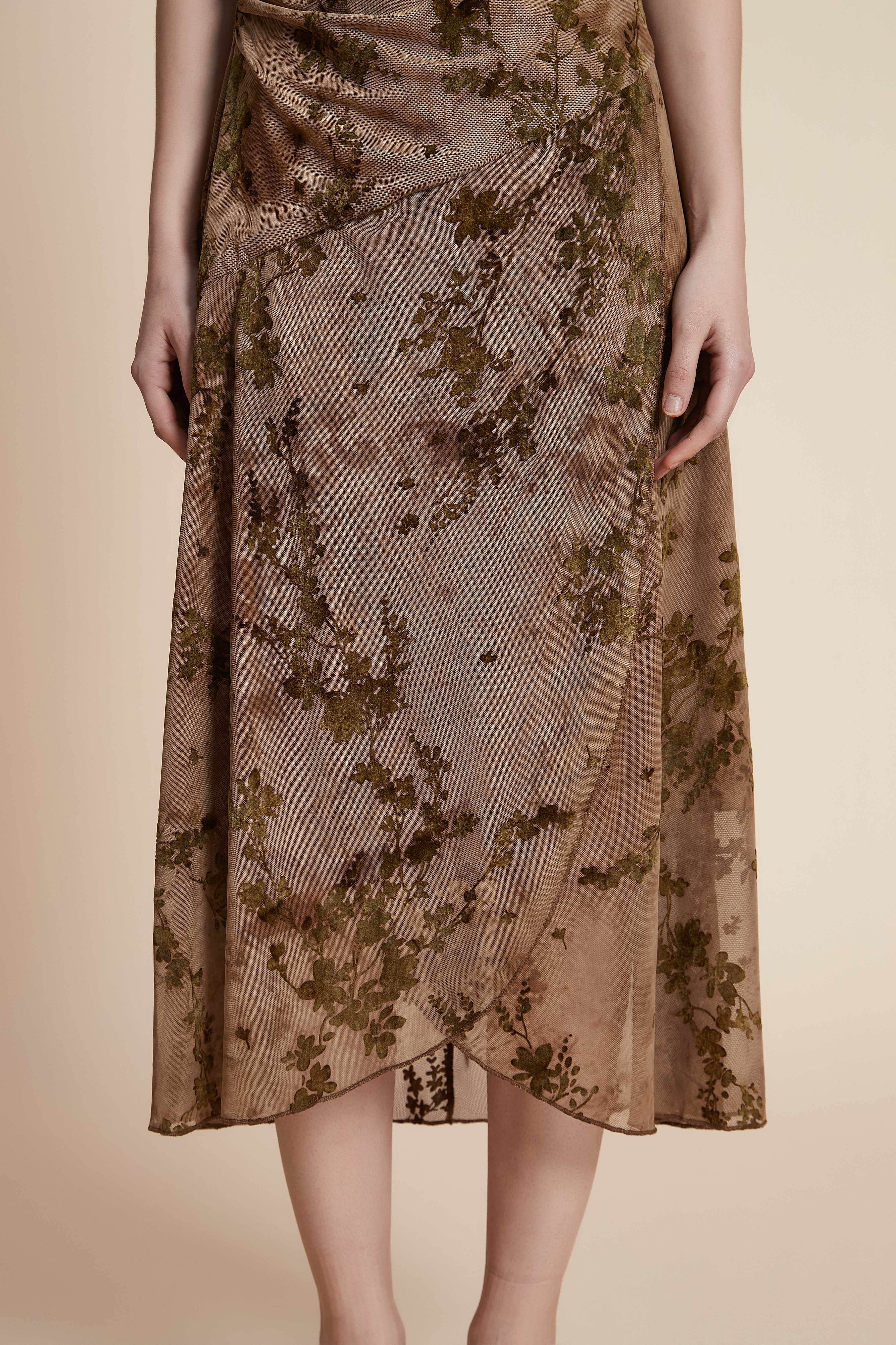 Floral strapless midi dress - Image 6