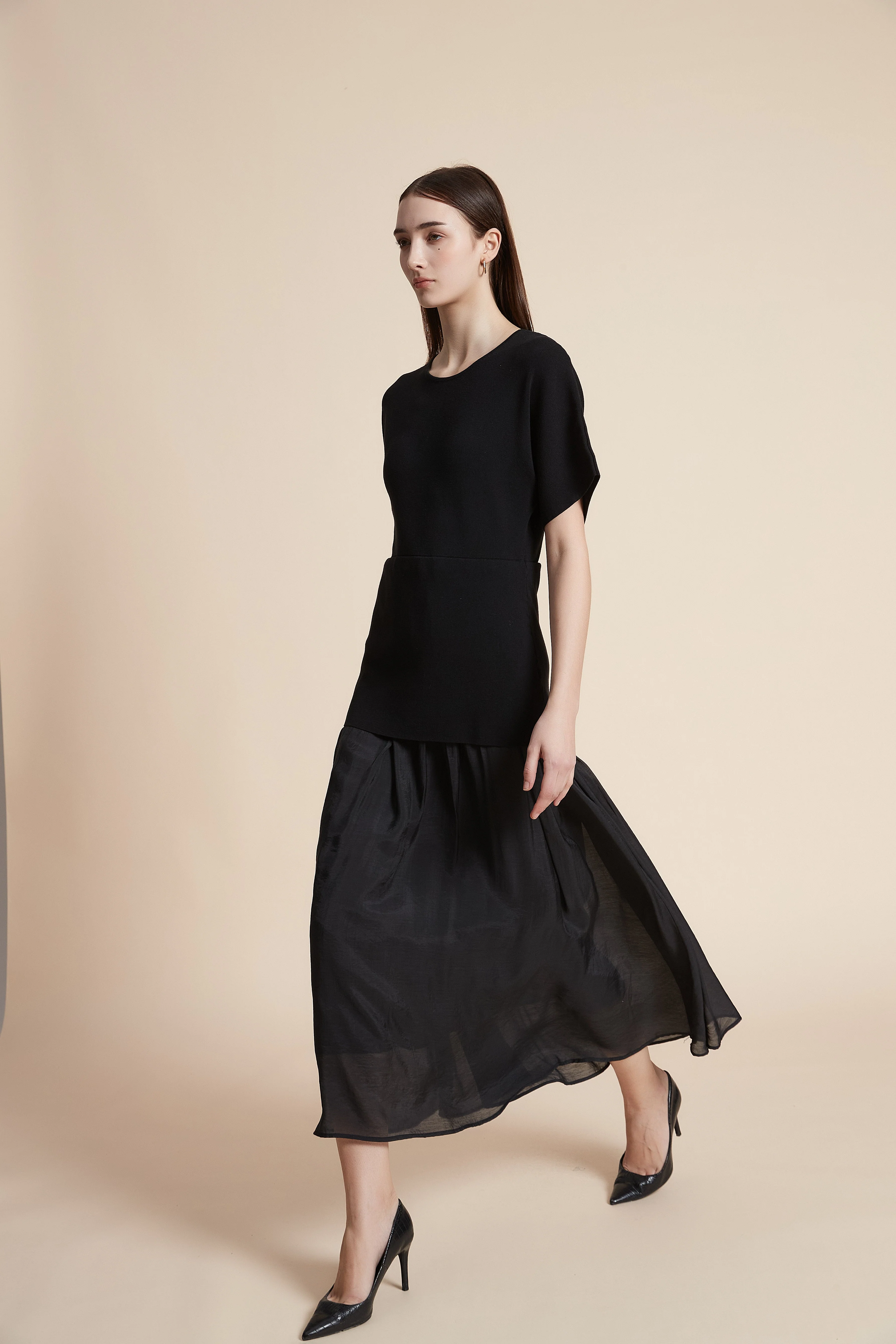 Plain half-sleeve midi dress - Image 4