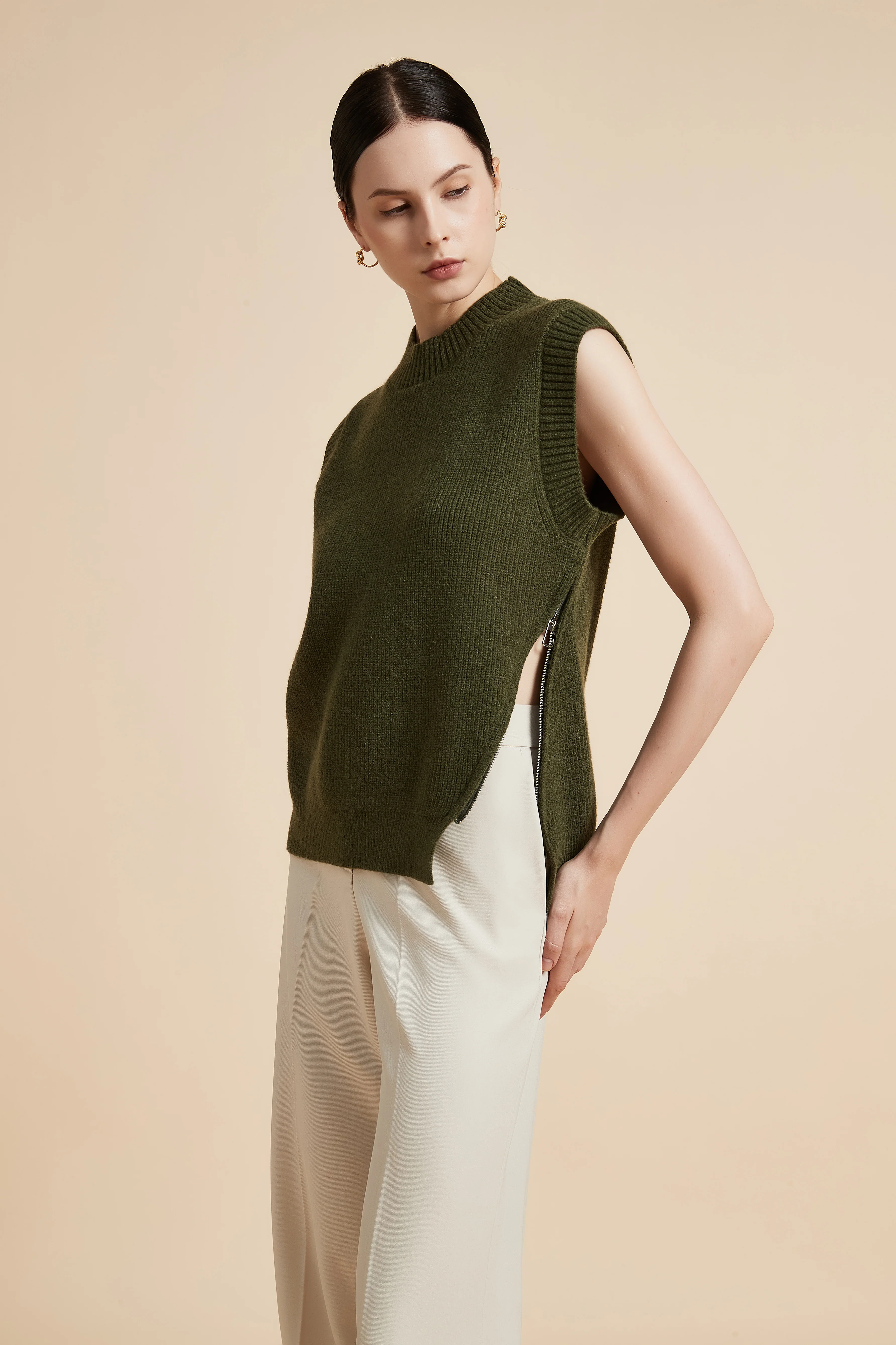 Sleeveless Solid Zip Side Sweater - Image 3
