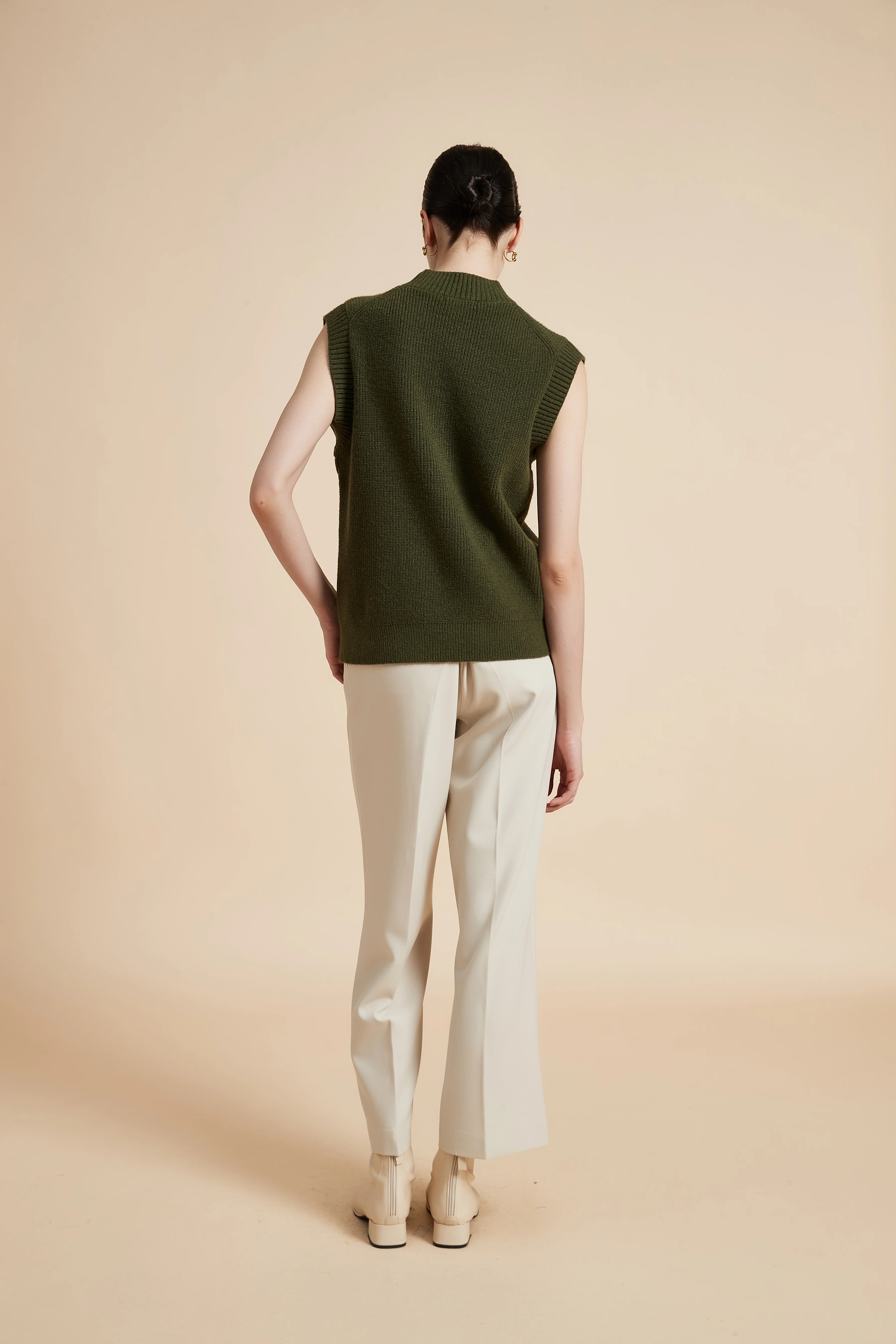 Sleeveless Solid Zip Side Sweater - Image 5