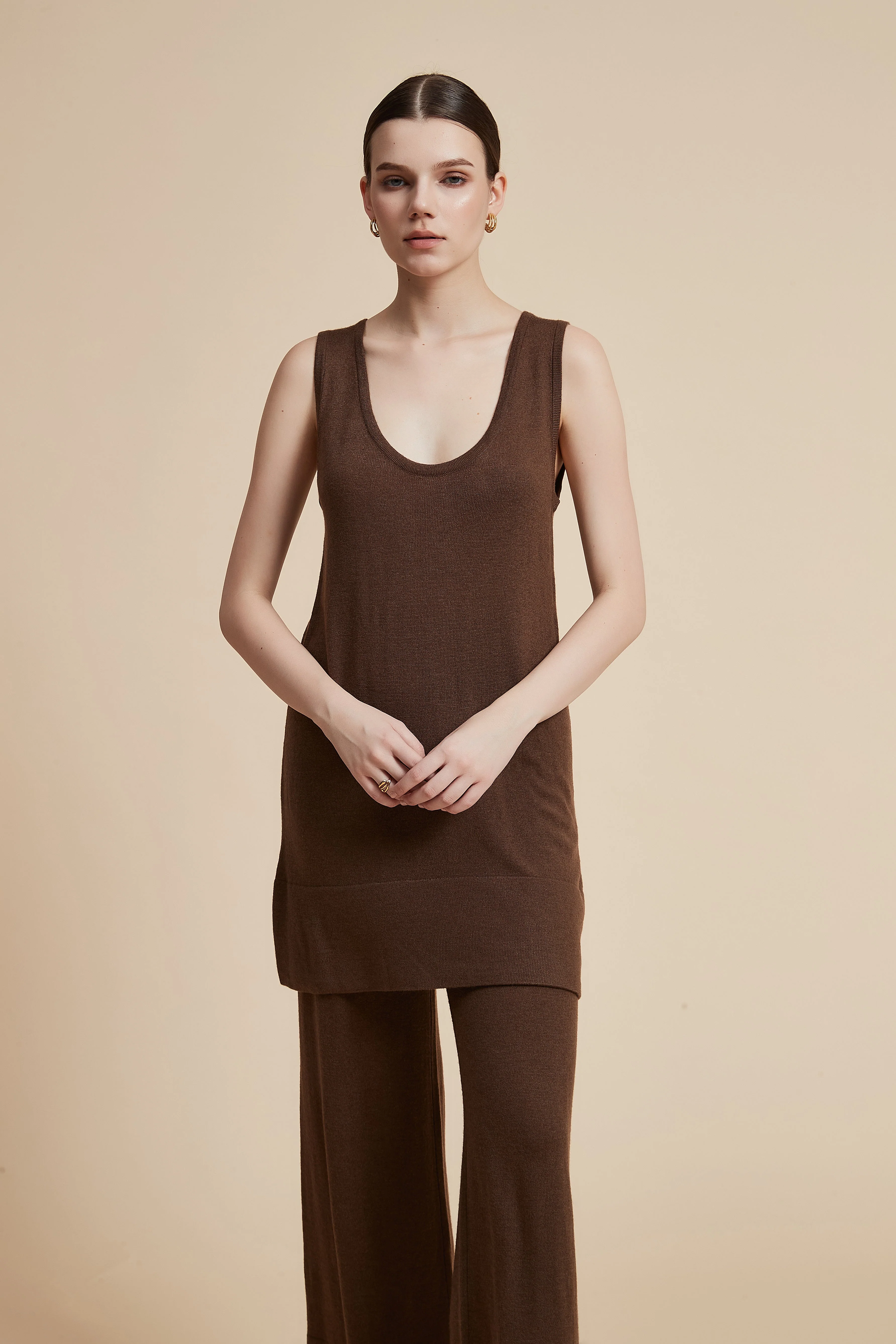 Plain Sleeveless Tank Top - Image 5