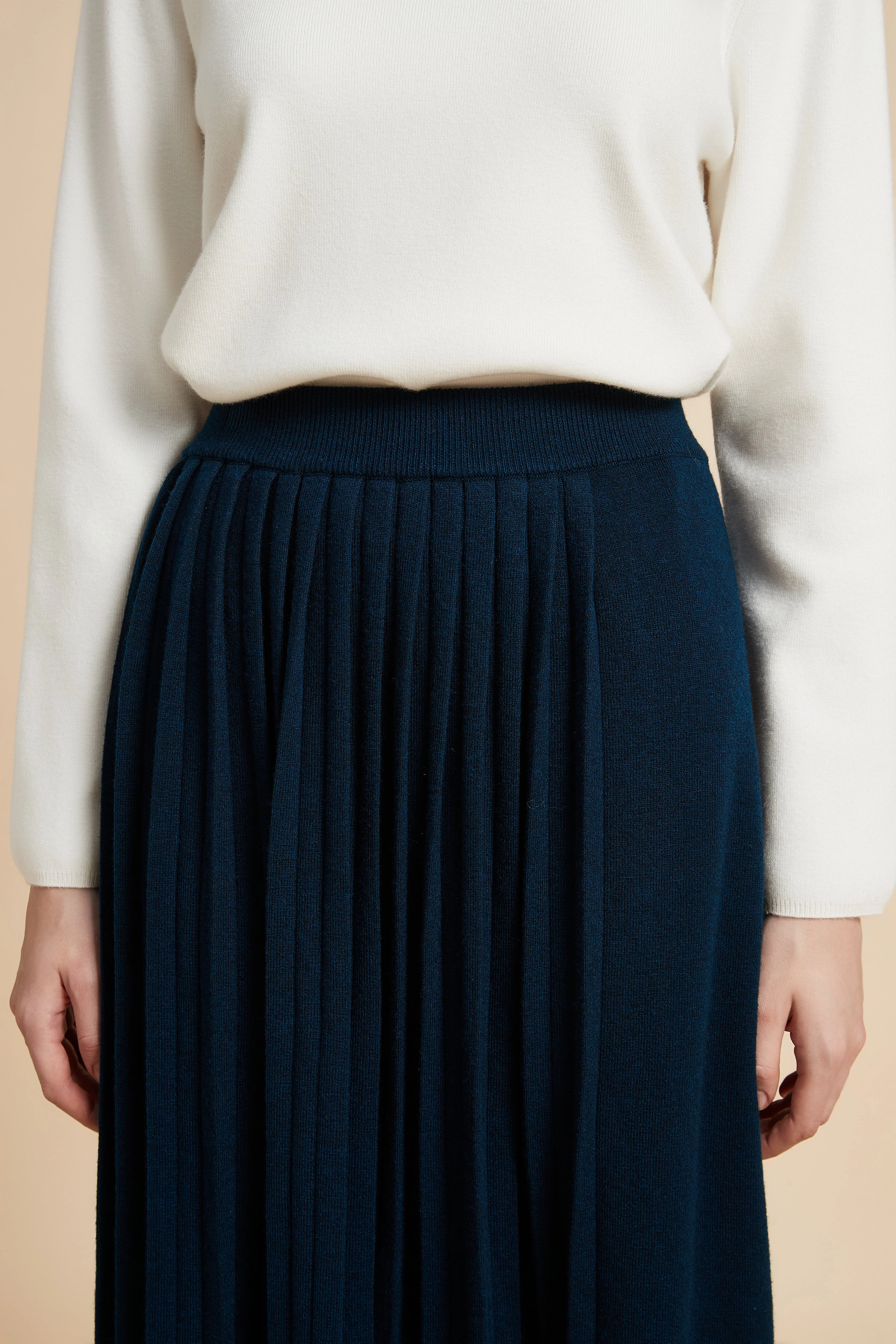 Plain Pleated Midi Skirt - Image 4