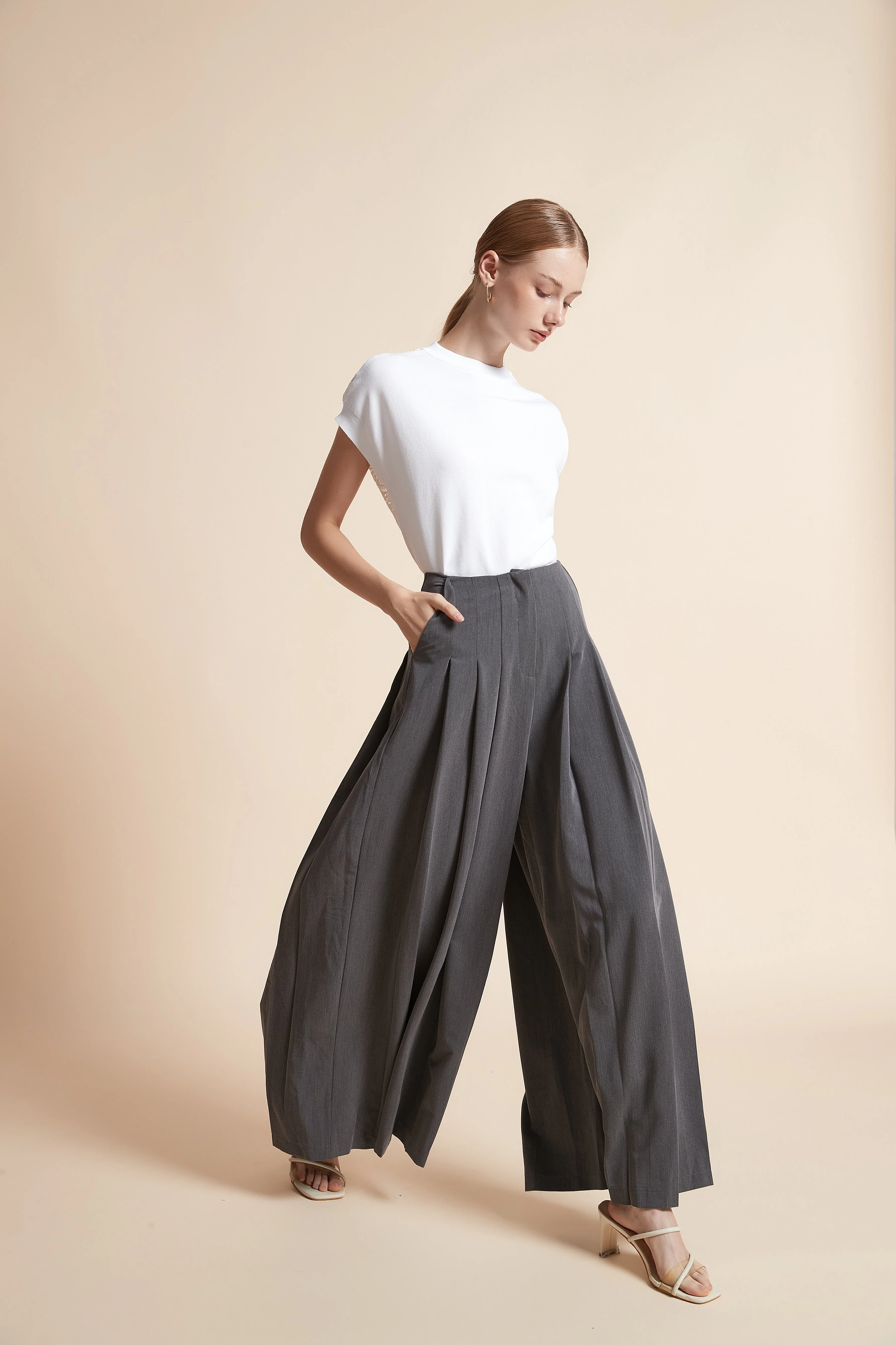 Wide-Leg Pleated Trousers - Image 8
